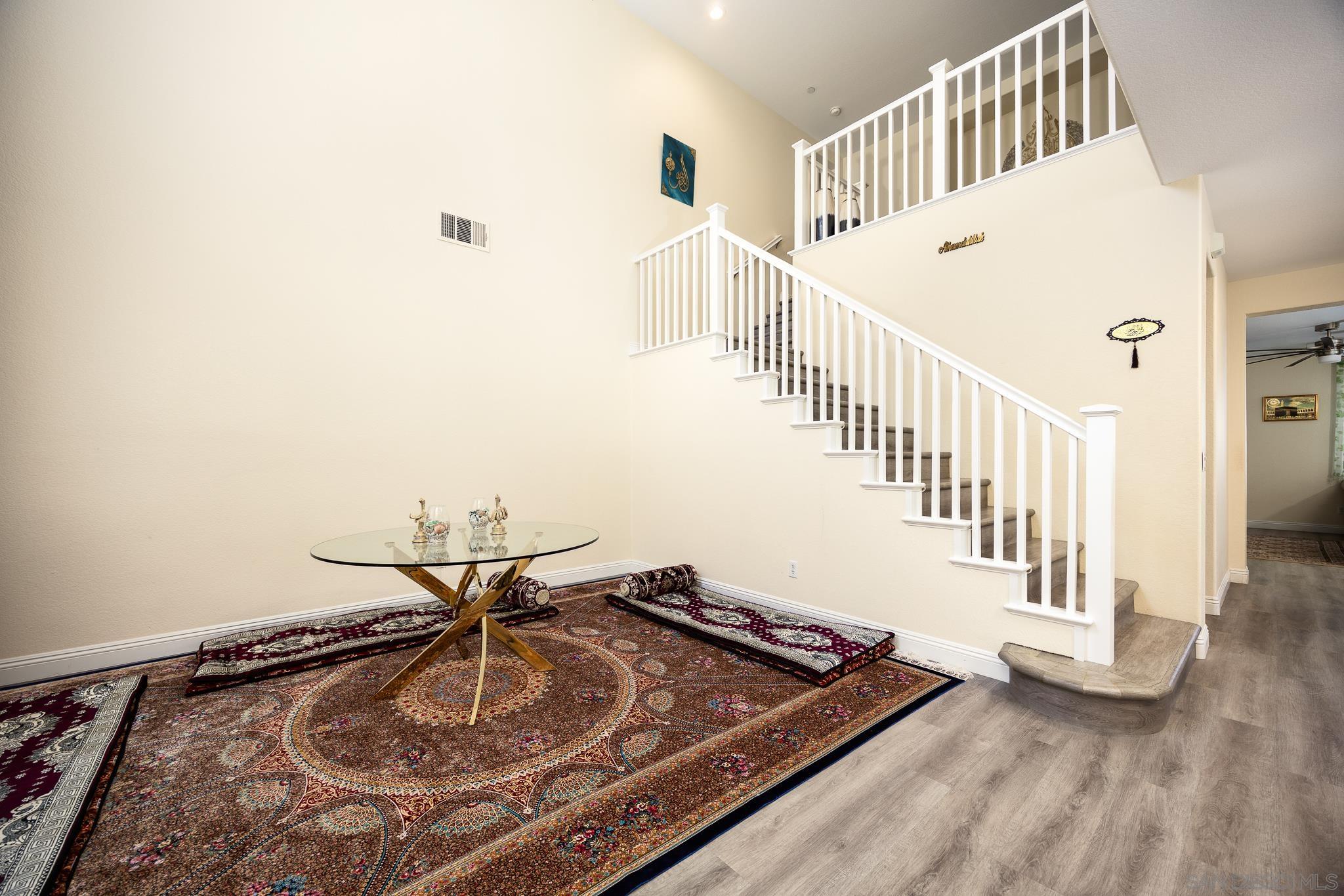 Detail Gallery Image 4 of 44 For 5120  Sevilla St, Santee,  CA 92071 - 5 Beds | 4/1 Baths