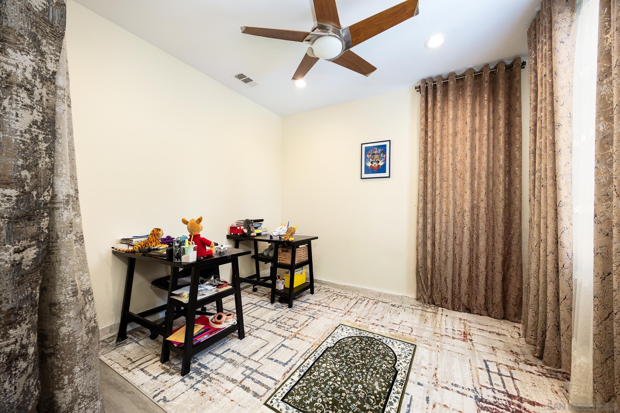 Detail Gallery Image 7 of 44 For 5120  Sevilla St, Santee,  CA 92071 - 5 Beds | 4/1 Baths