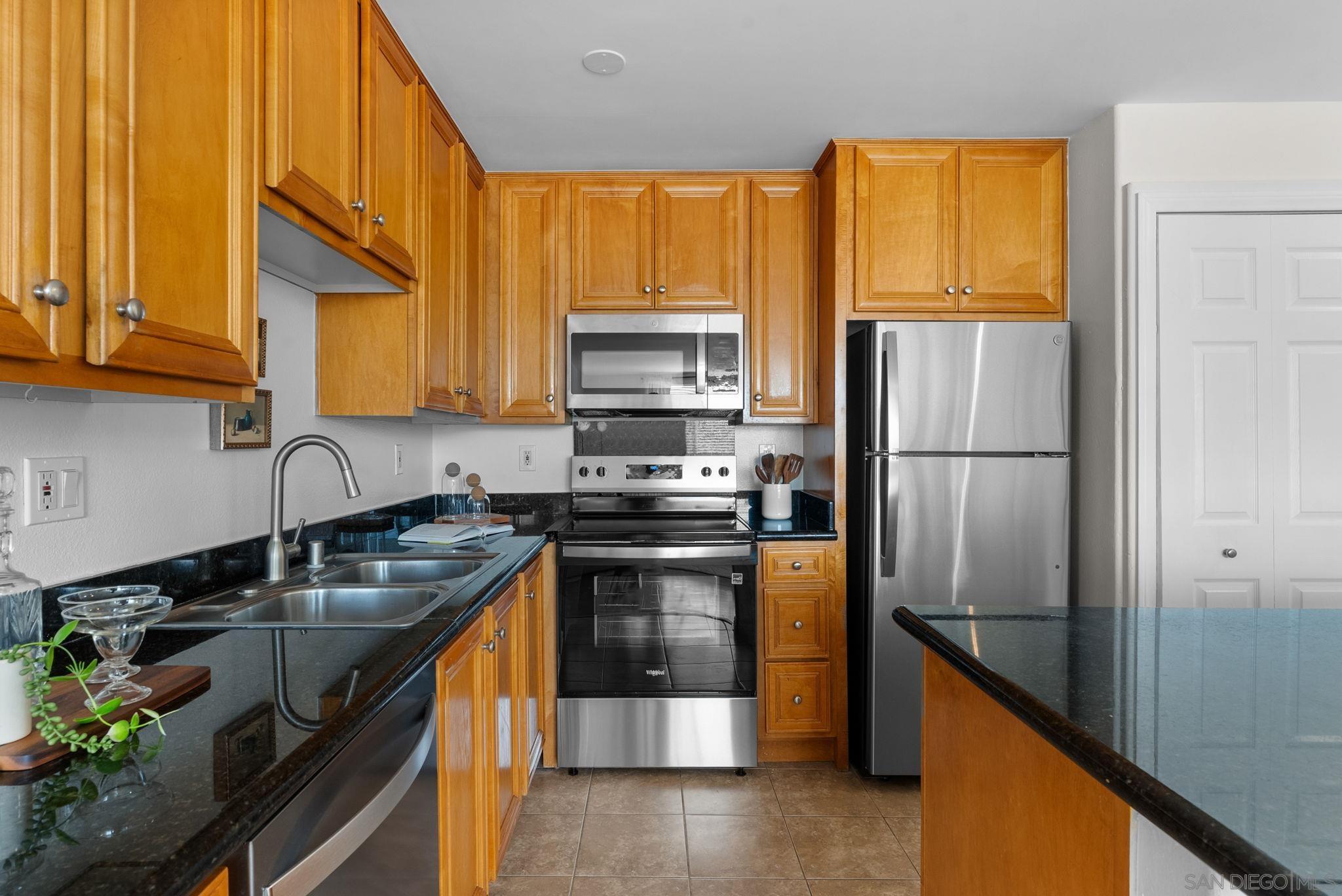 Detail Gallery Image 11 of 27 For 1205  Colusa  #5,  San Diego,  CA 92110 - 2 Beds | 1 Baths