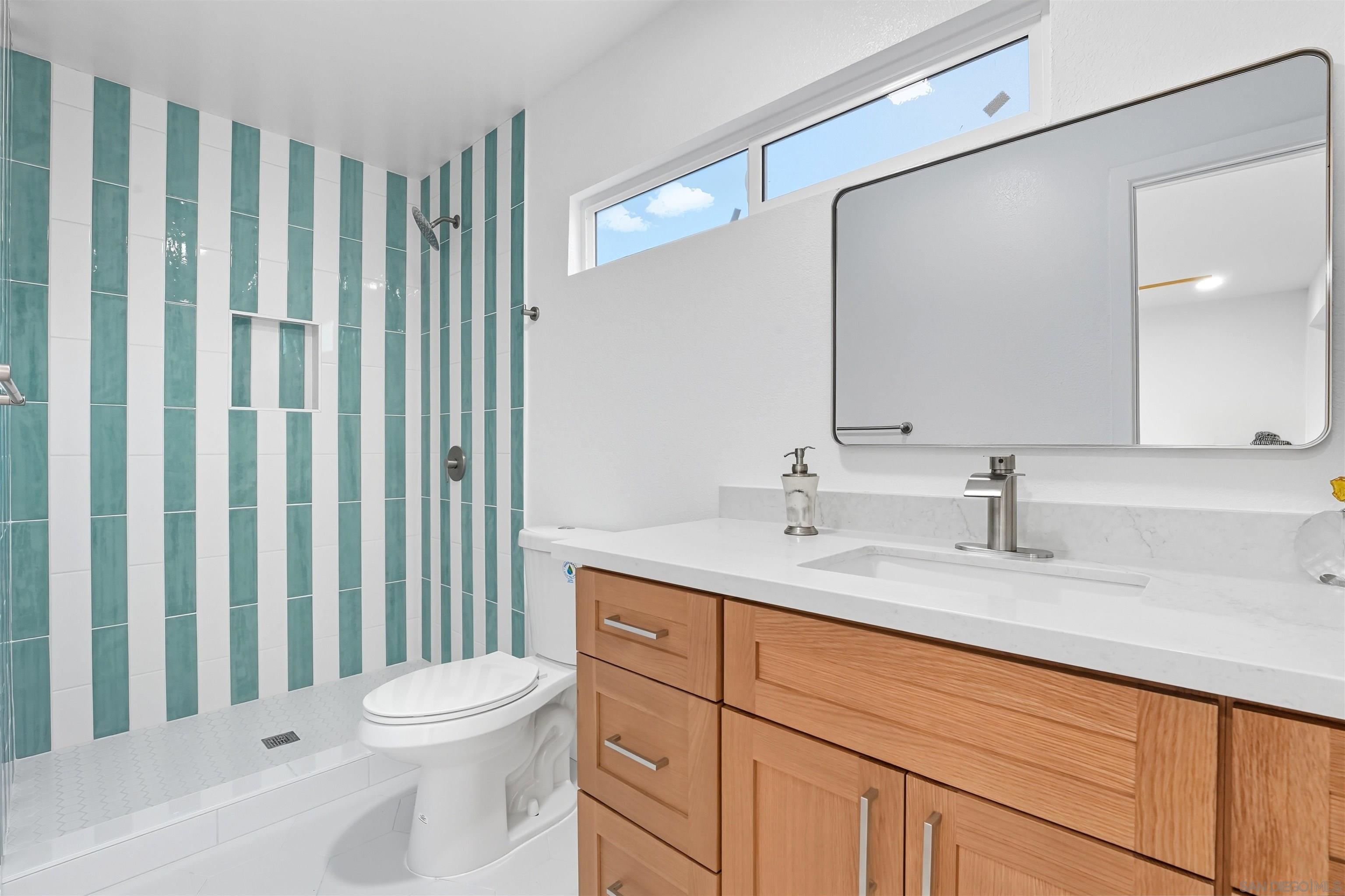 Detail Gallery Image 12 of 28 For 9562  Benavente St, San Diego,  CA 92129 - 5 Beds | 3/1 Baths