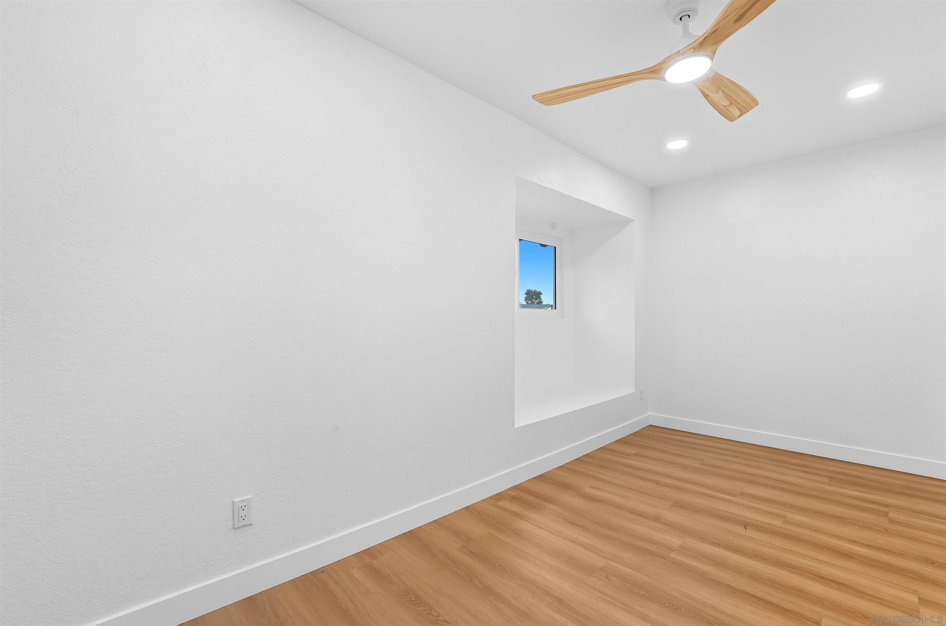 Detail Gallery Image 19 of 28 For 9562  Benavente St, San Diego,  CA 92129 - 5 Beds | 3/1 Baths