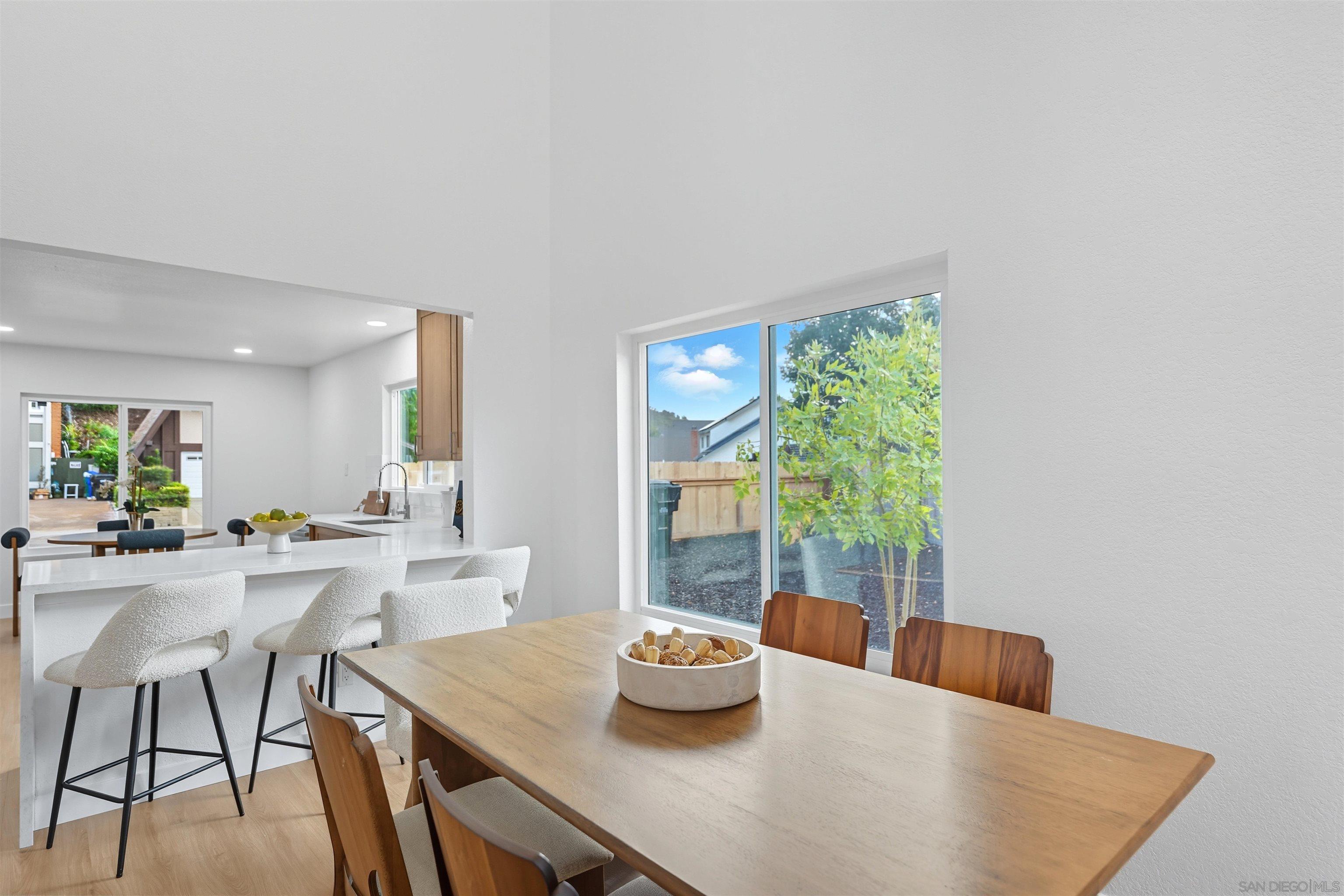 Detail Gallery Image 7 of 28 For 9562  Benavente St, San Diego,  CA 92129 - 5 Beds | 3/1 Baths