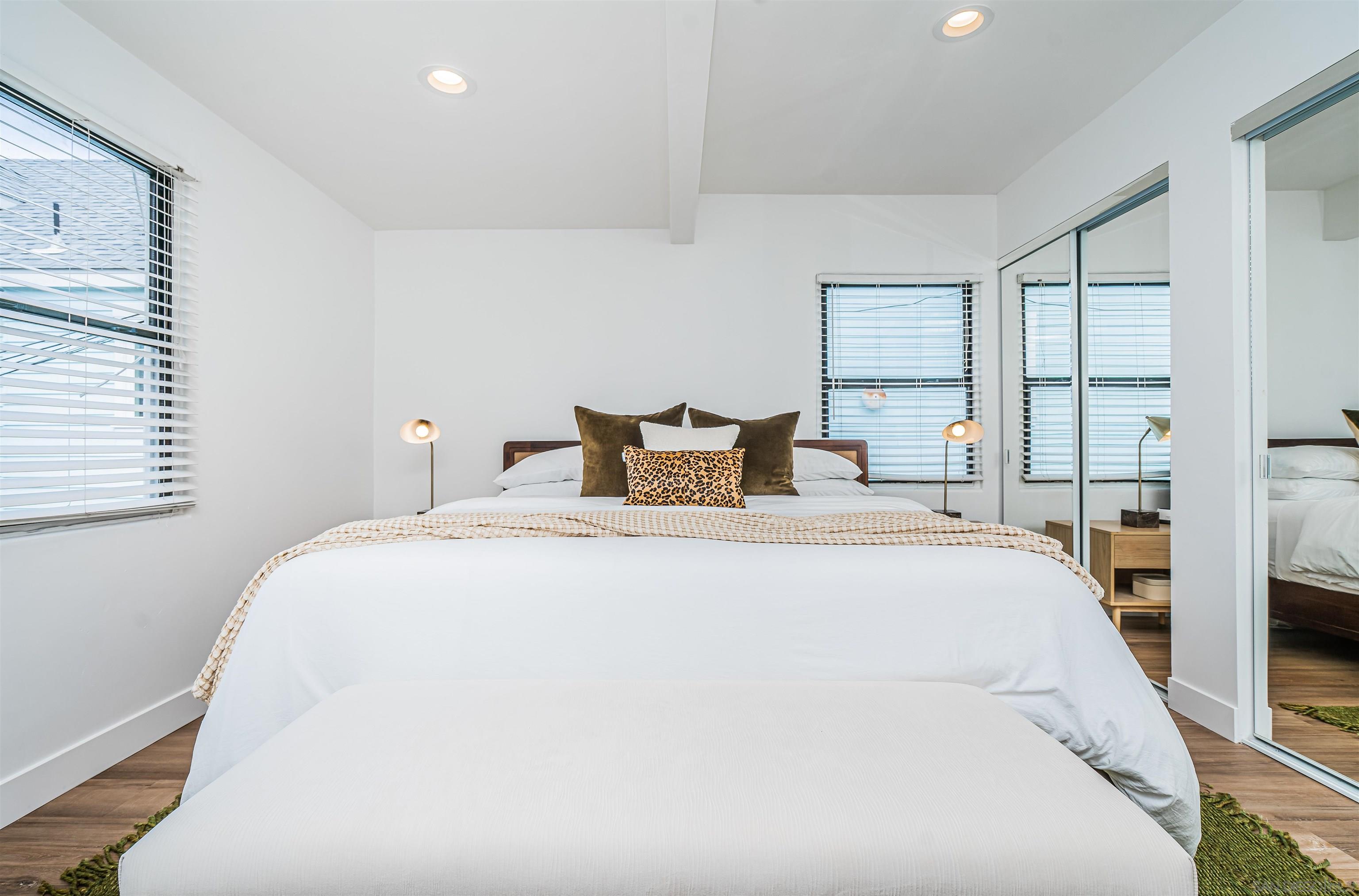 Detail Gallery Image 14 of 52 For 1001-11  3rd Street, Coronado,  CA 92118 - – Beds | – Baths