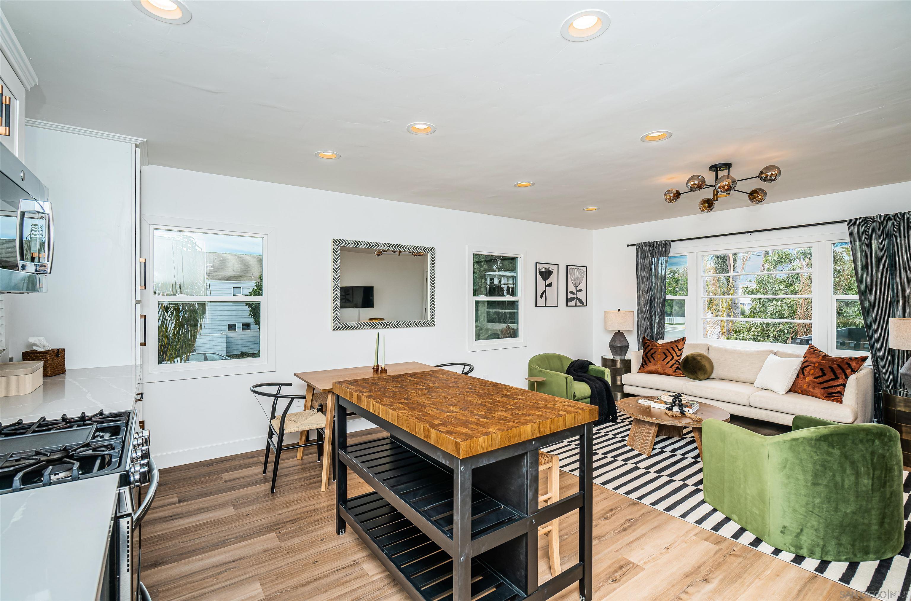 Detail Gallery Image 8 of 52 For 1001-11  3rd Street, Coronado,  CA 92118 - – Beds | – Baths