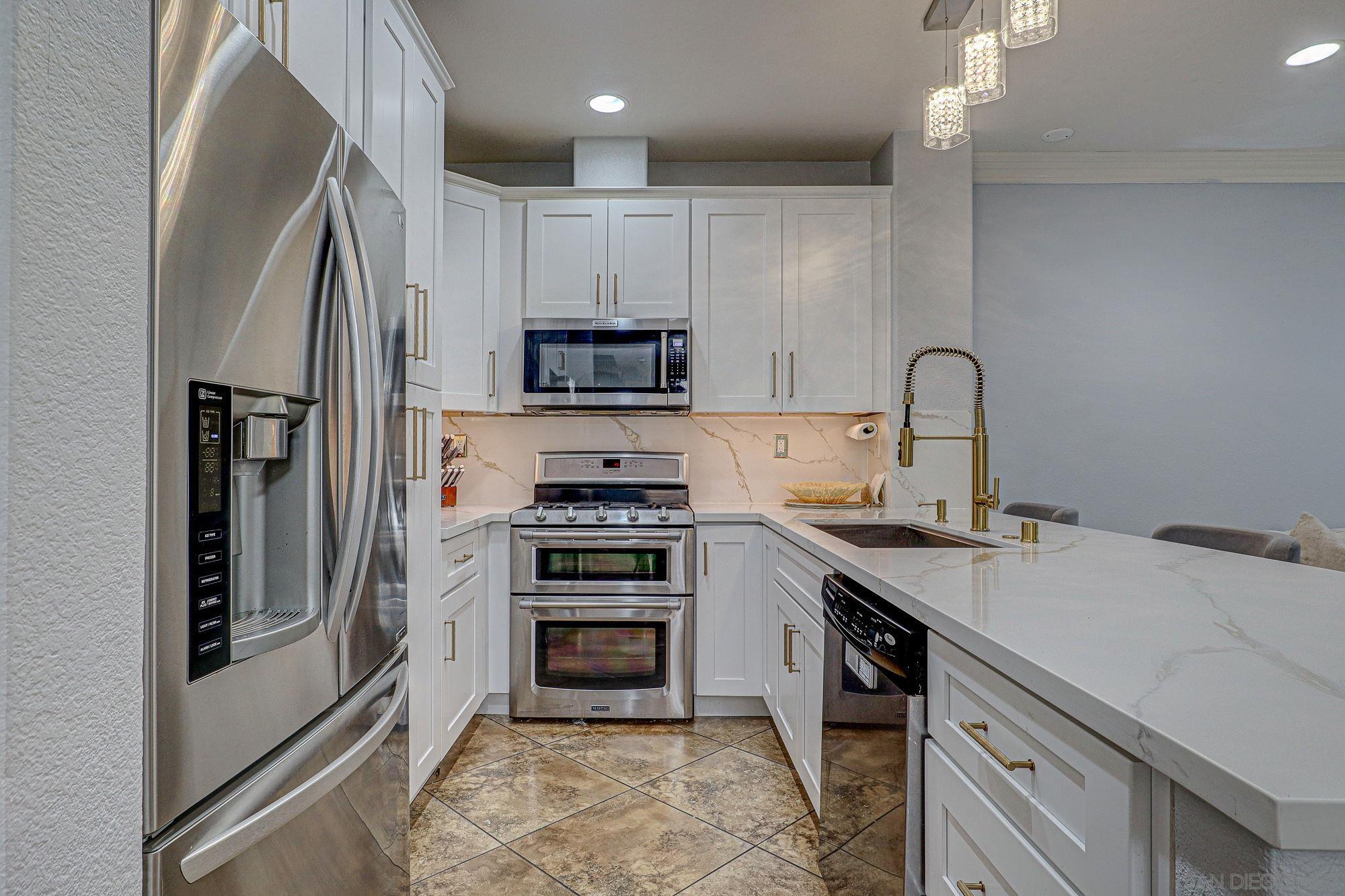 Detail Gallery Image 6 of 26 For 1526  Caminito Sicilia, Chula Vista,  CA 91915 - 3 Beds | 2/1 Baths