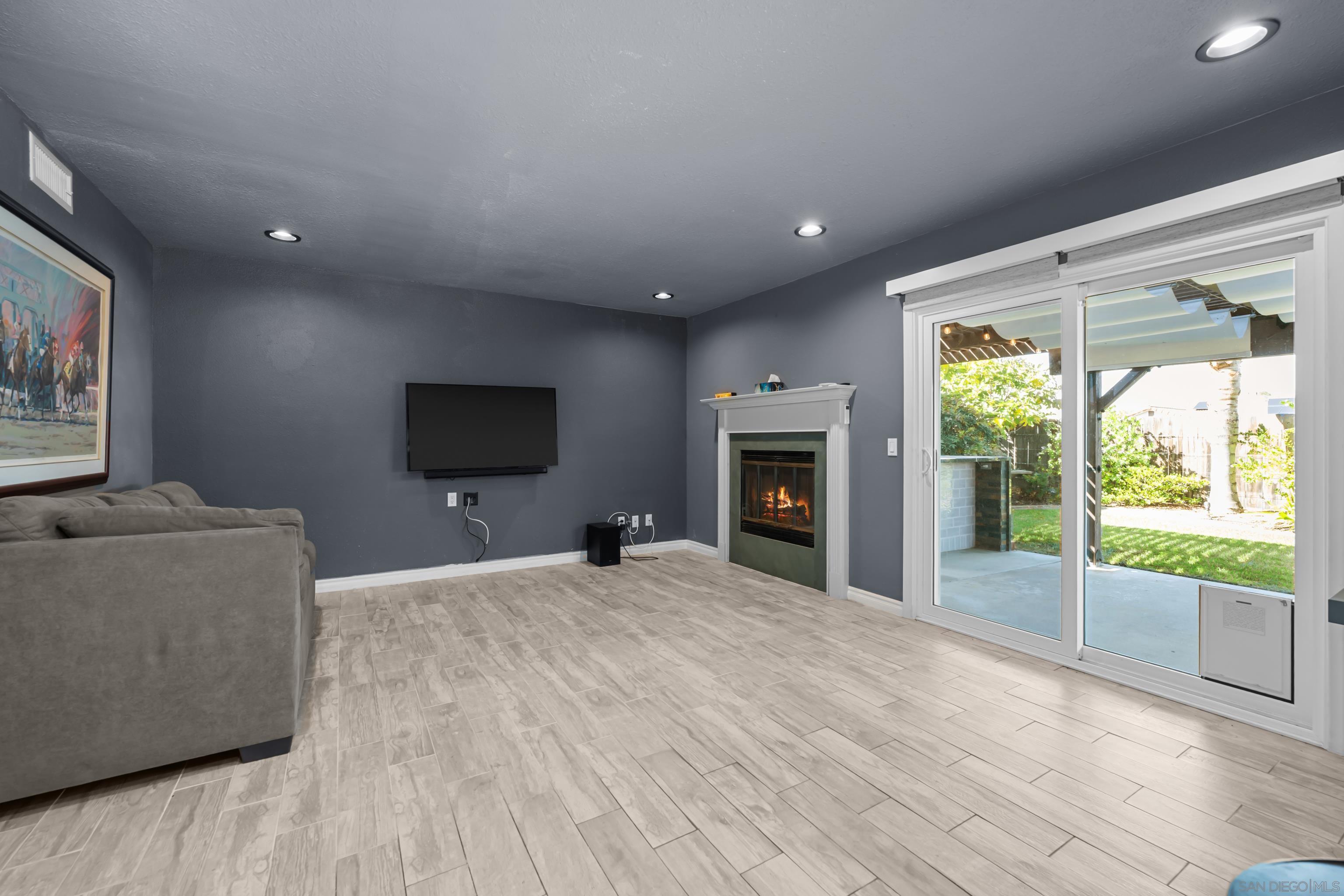 Detail Gallery Image 12 of 32 For 13170  Entreken Ave, San Diego,  CA 92129 - 4 Beds | 2/1 Baths