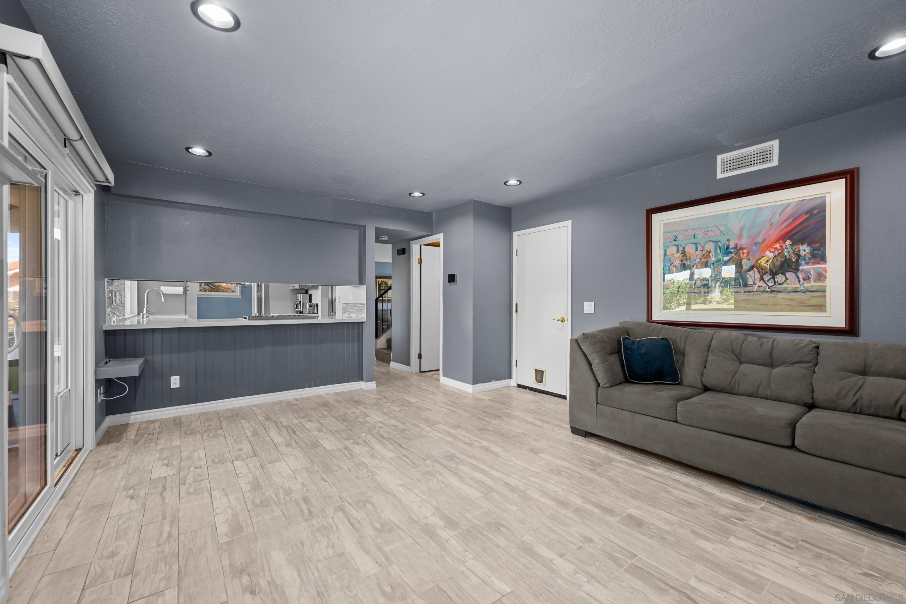 Detail Gallery Image 12 of 32 For 13170  Entreken Ave, San Diego,  CA 92129 - 4 Beds | 2/1 Baths