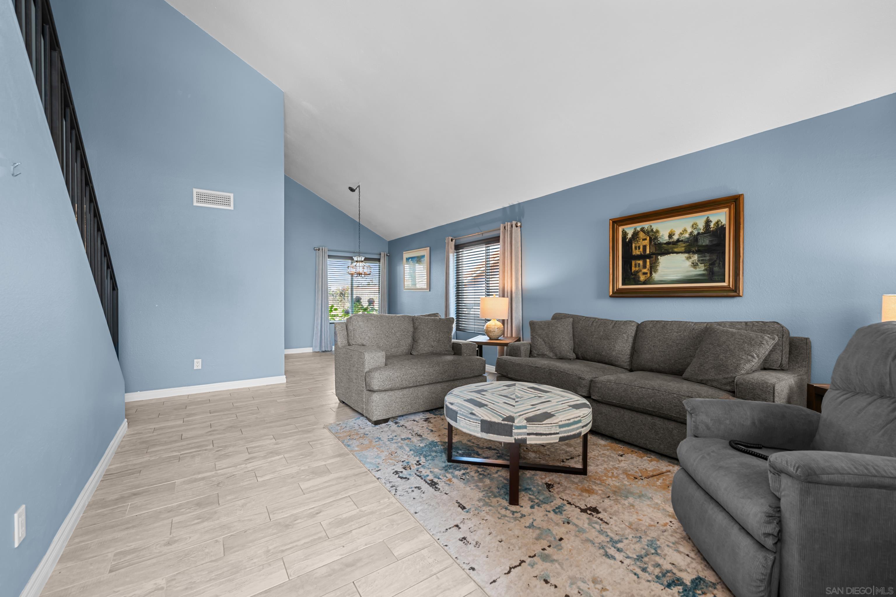 Detail Gallery Image 3 of 32 For 13170  Entreken Ave, San Diego,  CA 92129 - 4 Beds | 2/1 Baths