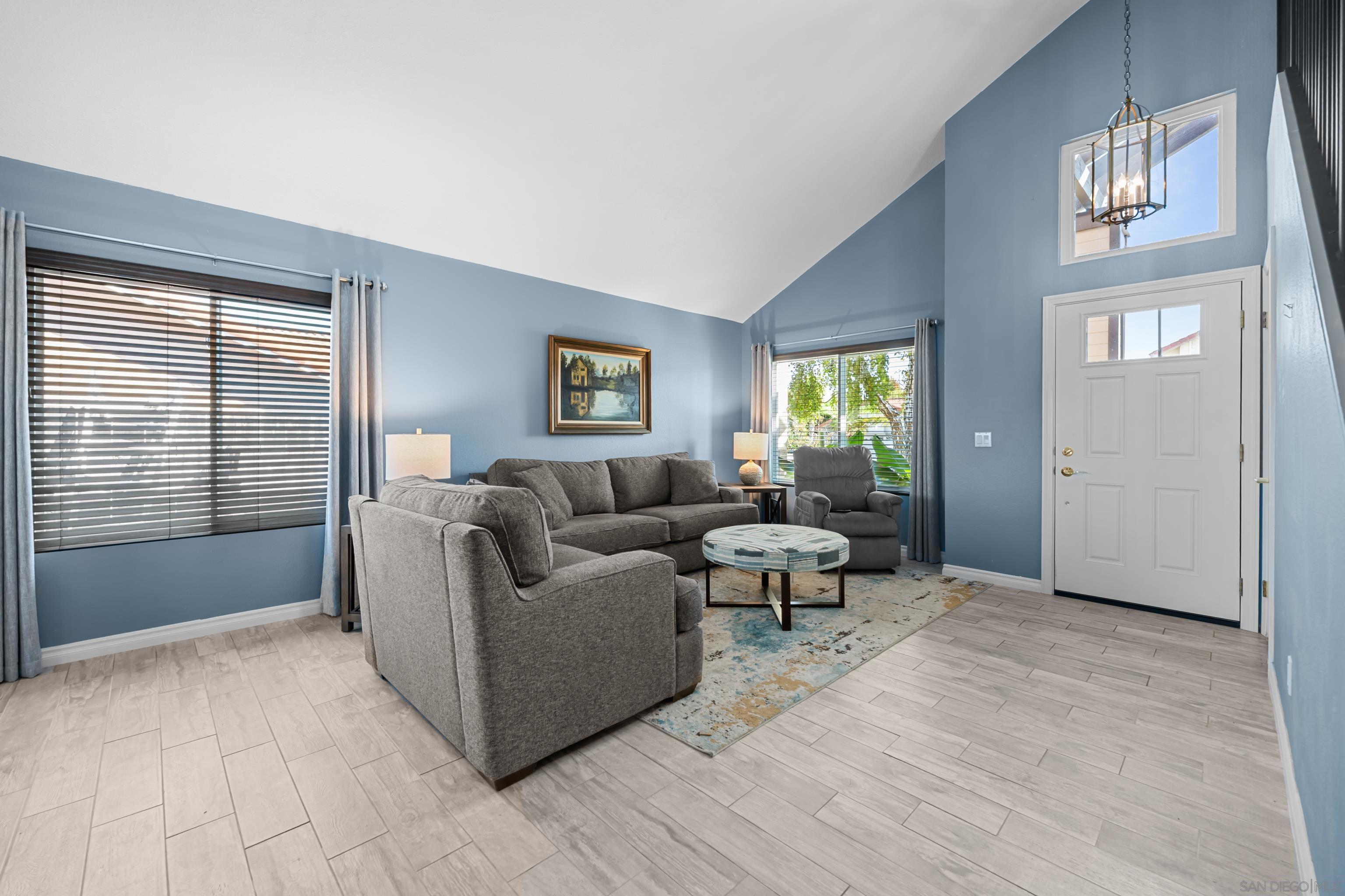 Detail Gallery Image 5 of 32 For 13170  Entreken Ave, San Diego,  CA 92129 - 4 Beds | 2/1 Baths