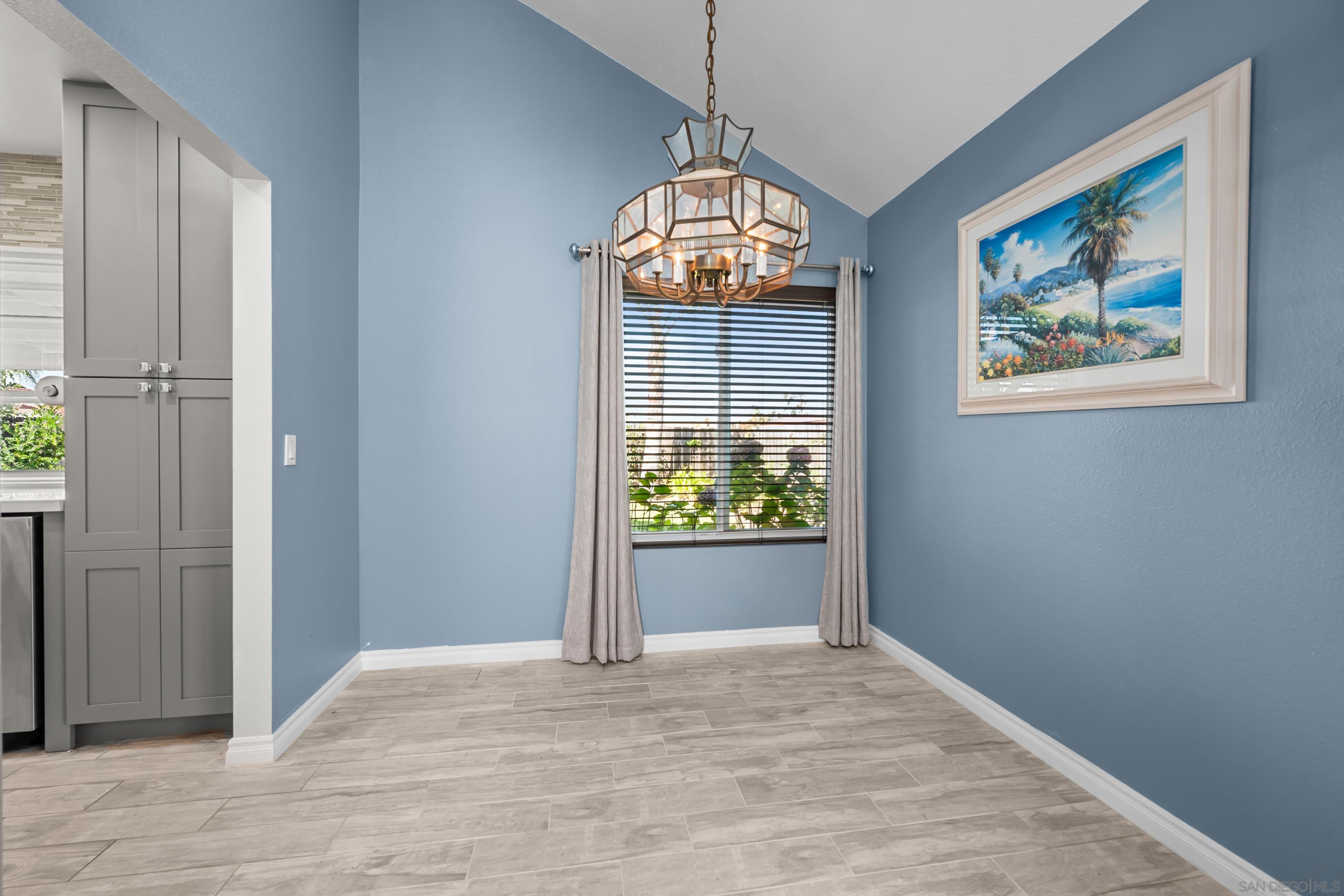 Detail Gallery Image 6 of 32 For 13170  Entreken Ave, San Diego,  CA 92129 - 4 Beds | 2/1 Baths