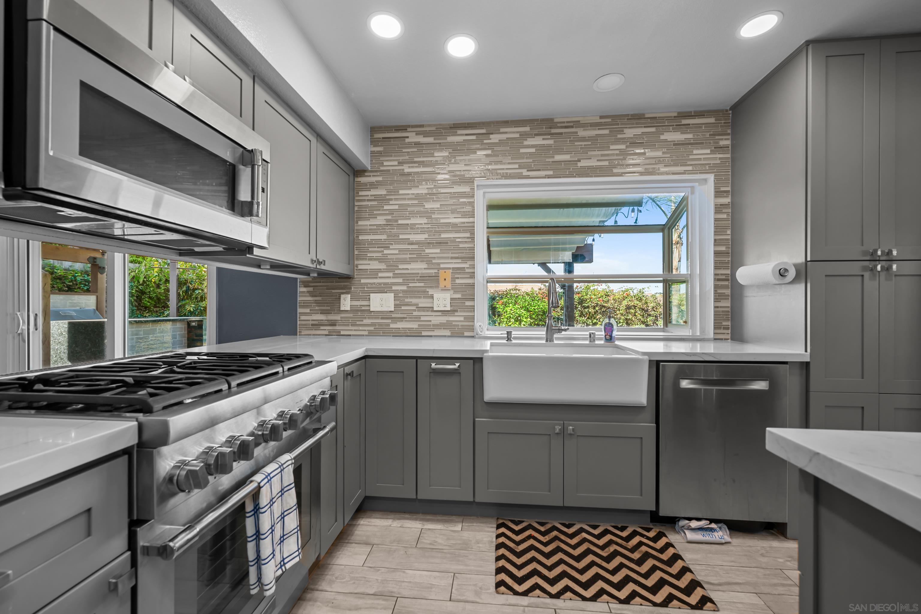 Detail Gallery Image 10 of 32 For 13170  Entreken Ave, San Diego,  CA 92129 - 4 Beds | 2/1 Baths