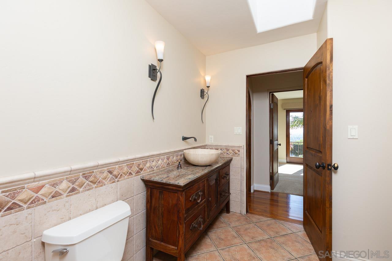 Detail Gallery Image 14 of 38 For 6724  Dwane Ave, San Diego,  CA 92120 - 4 Beds | 3/1 Baths