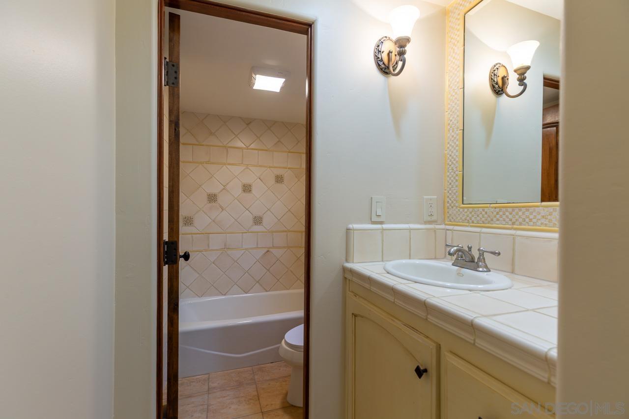 Detail Gallery Image 15 of 38 For 6724  Dwane Ave, San Diego,  CA 92120 - 4 Beds | 3/1 Baths