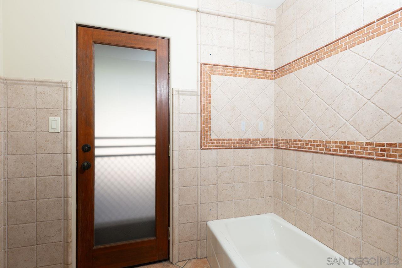 Detail Gallery Image 16 of 38 For 6724  Dwane Ave, San Diego,  CA 92120 - 4 Beds | 3/1 Baths