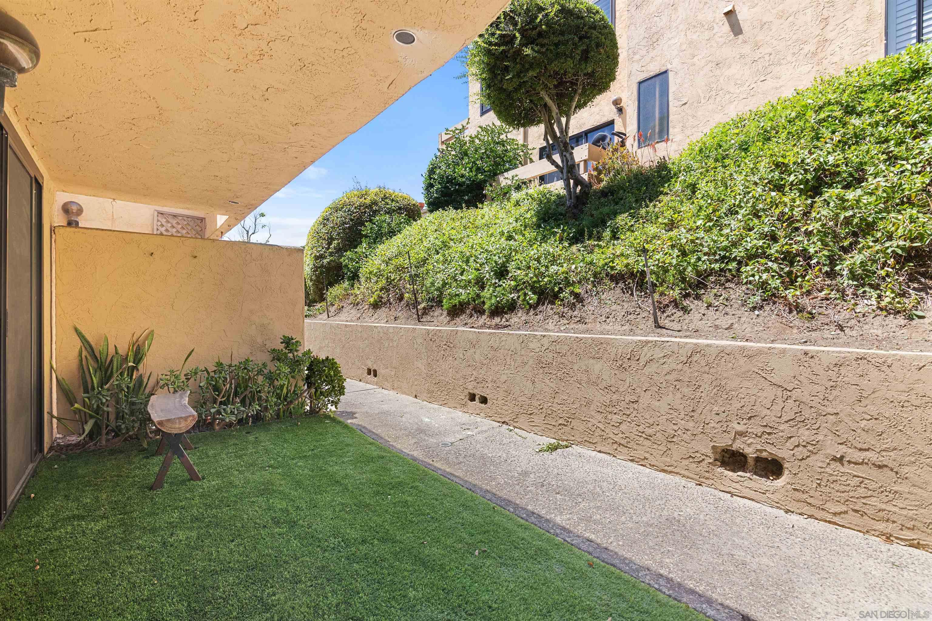 Detail Gallery Image 13 of 30 For 7969  Caminito Dia  #UNIT 3,  San Diego,  CA 92122 - 2 Beds | 1/1 Baths