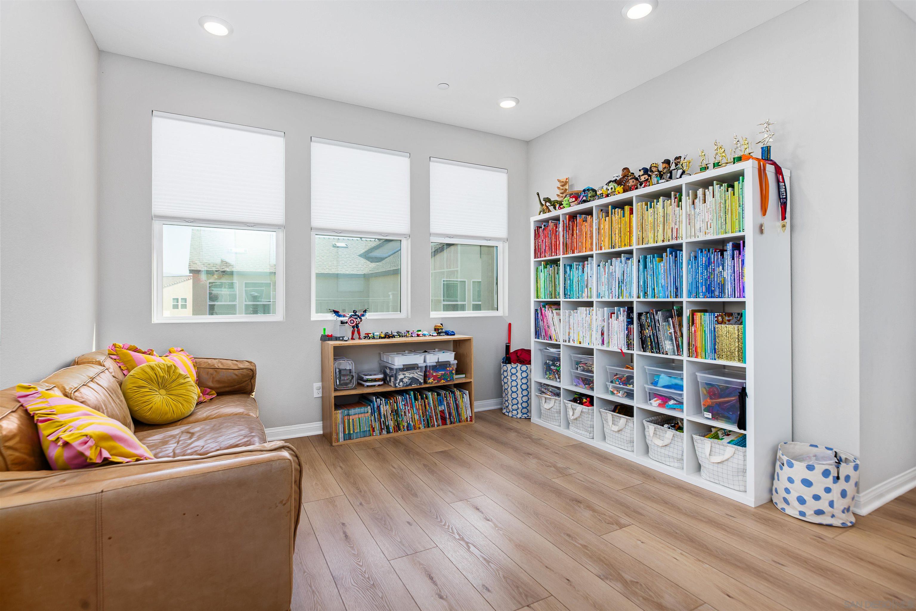 Detail Gallery Image 13 of 53 For 1776  Whitmore Loop, Chula Vista,  CA 91913 - 4 Beds | 3 Baths