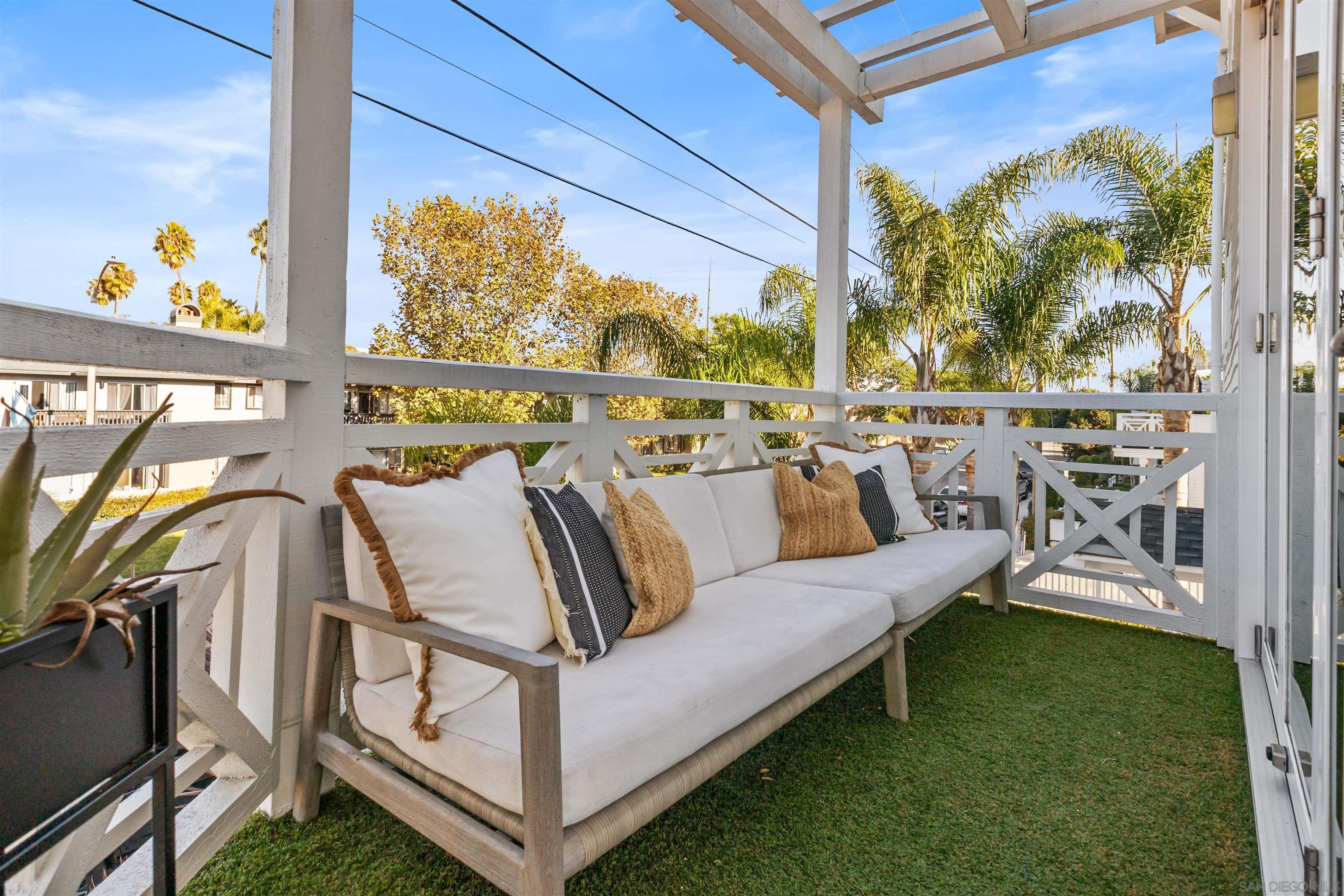 Detail Gallery Image 14 of 38 For 3301  Lincoln St, Carlsbad,  CA 92008 - 4 Beds | 3/1 Baths