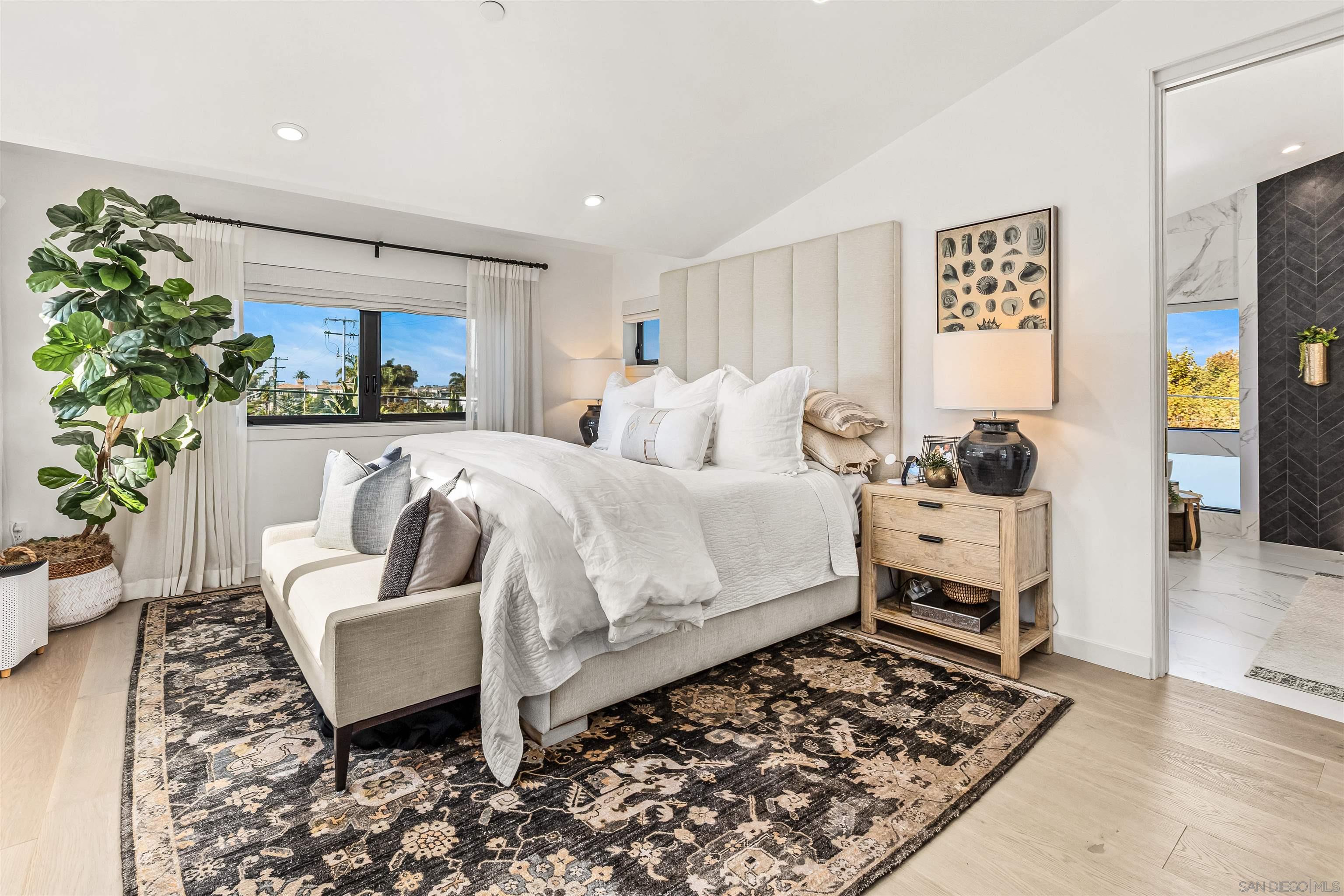 Detail Gallery Image 26 of 38 For 3301  Lincoln St, Carlsbad,  CA 92008 - 4 Beds | 3/1 Baths