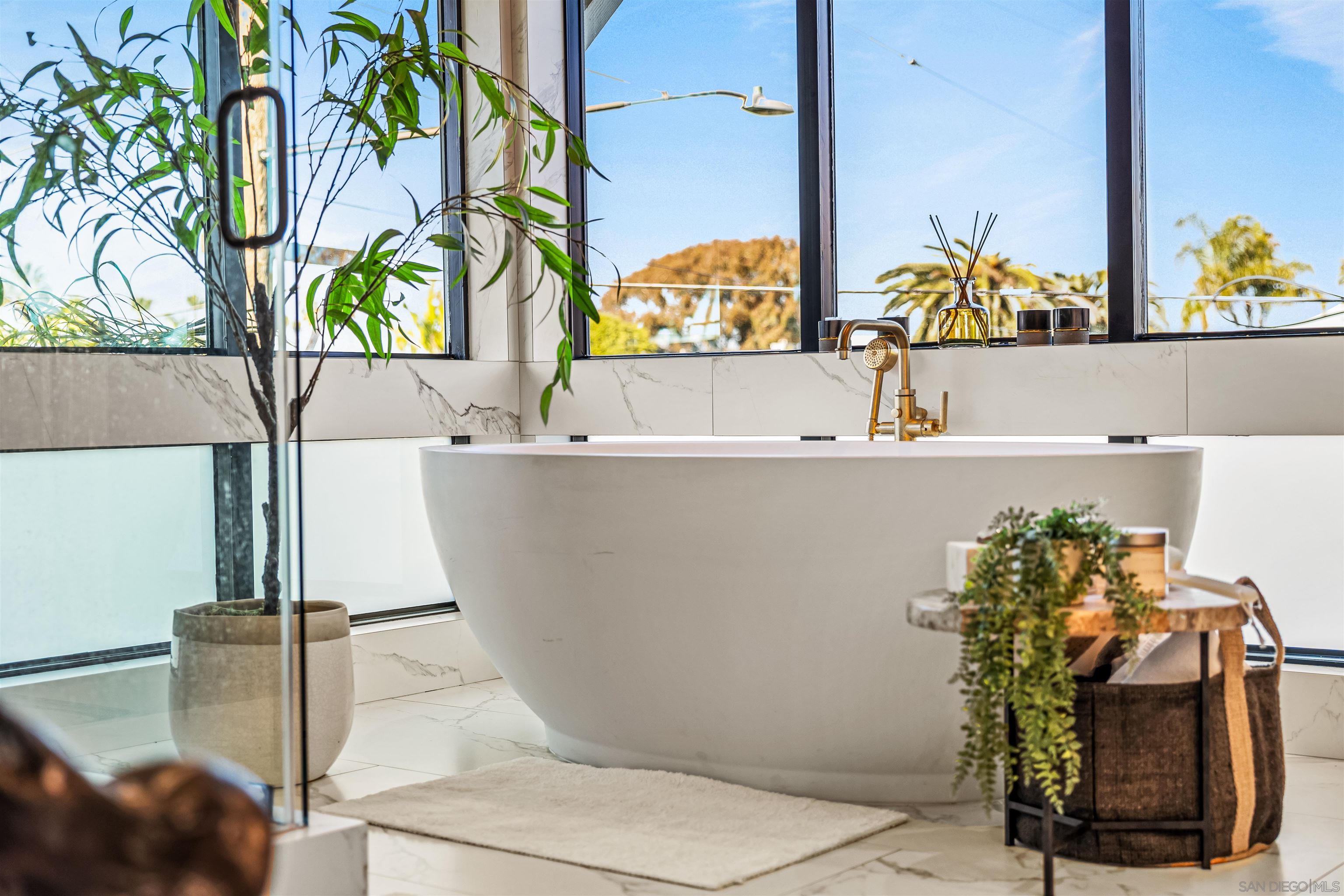 Detail Gallery Image 28 of 38 For 3301  Lincoln St, Carlsbad,  CA 92008 - 4 Beds | 3/1 Baths