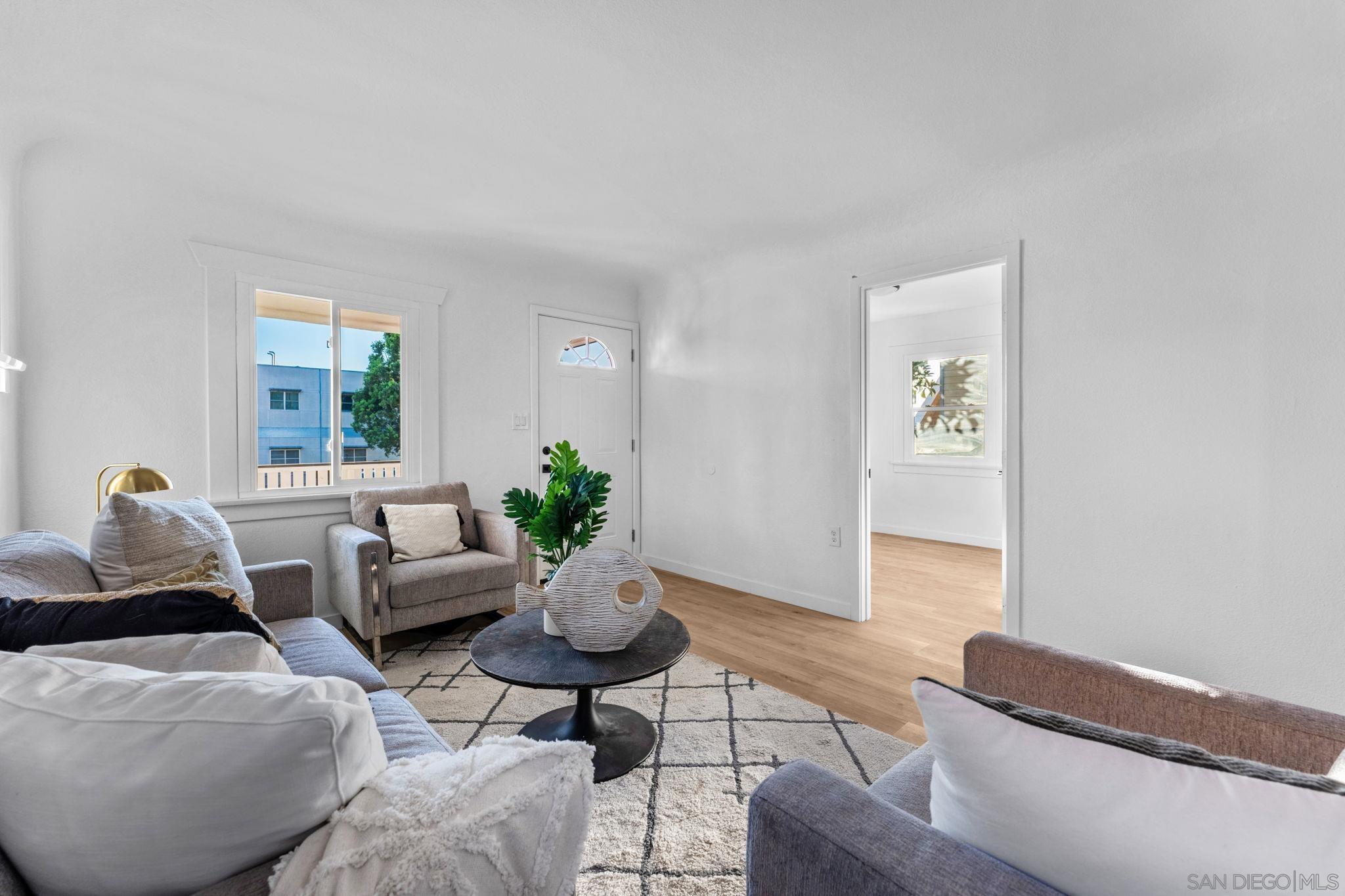 Detail Gallery Image 5 of 18 For 4376  Myrtle Ave, San Diego,  CA 92105 - 3 Beds | 2 Baths