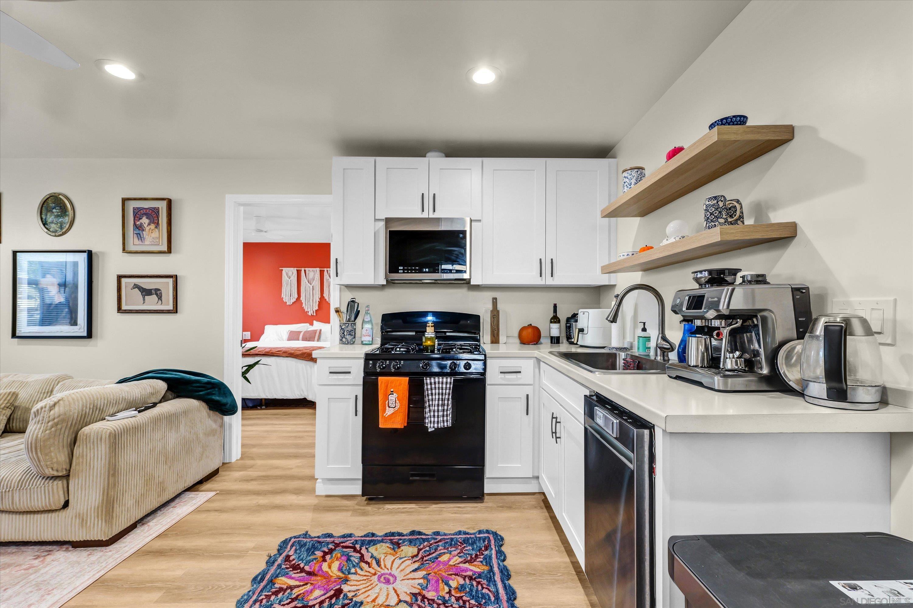 Detail Gallery Image 2 of 26 For 4927  Ellenwood Drive, Los Angeles,  CA 90041 - – Beds | – Baths