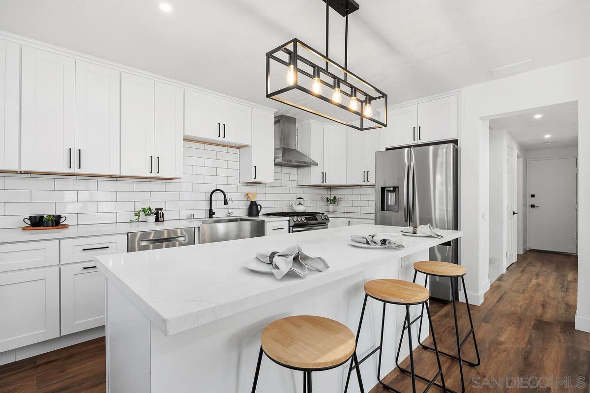 Detail Gallery Image 11 of 42 For 12210  Caminito Del Mar Sands, San Diego,  CA 92130 - 3 Beds | 3 Baths