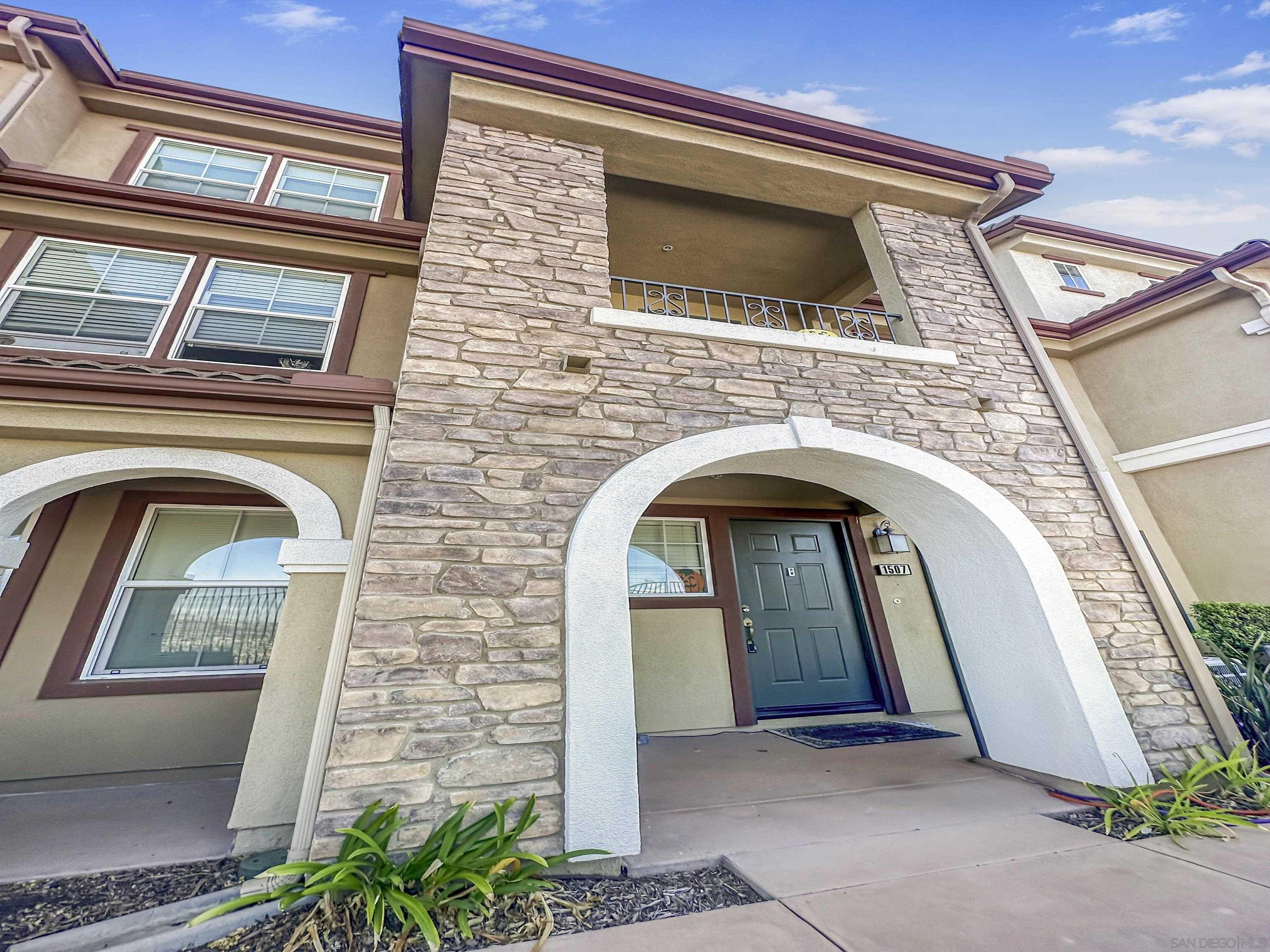 Front Image Thumbnail for SD250043493