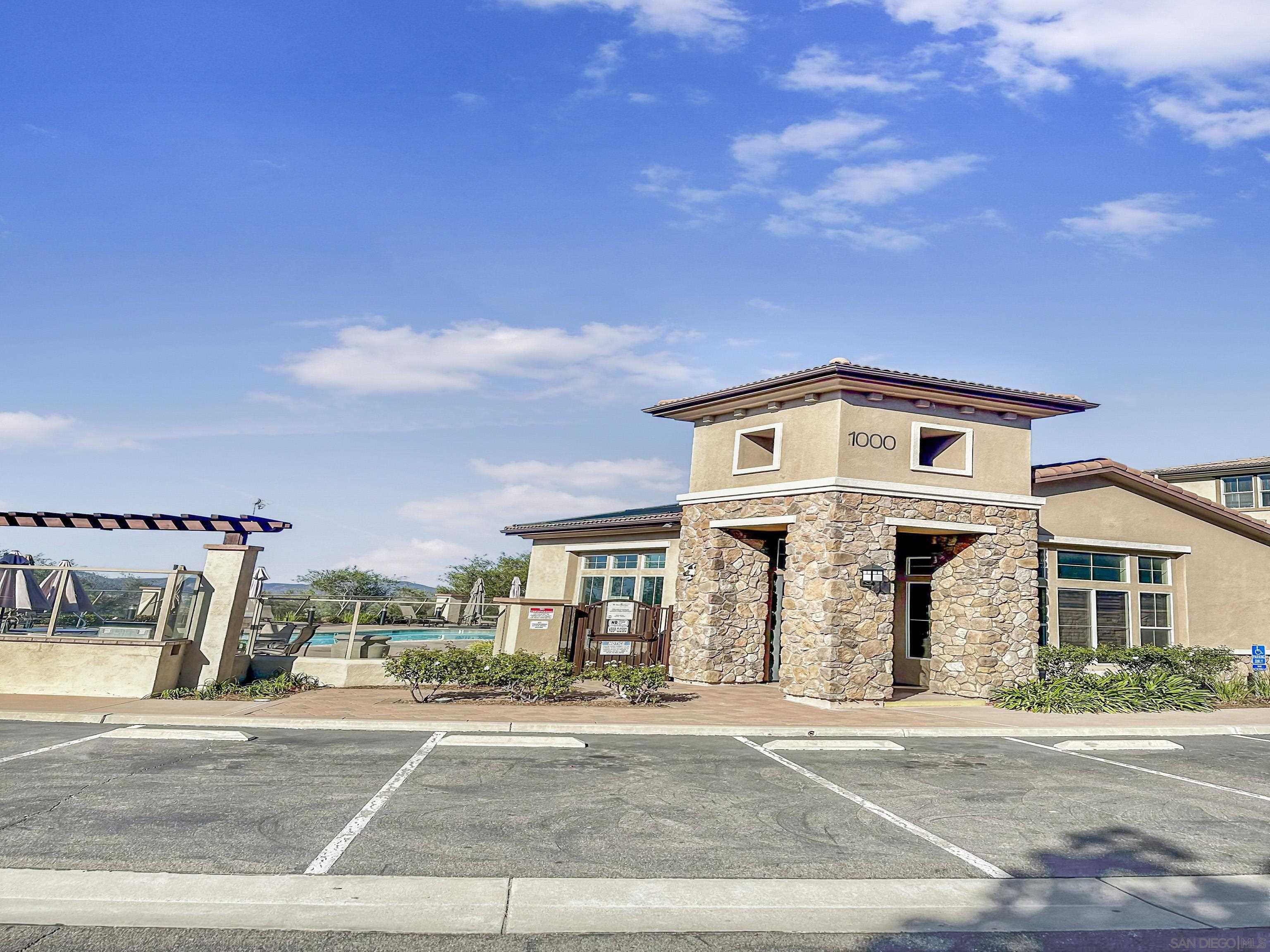 Detail Gallery Image 4 of 15 For 1507  Calabria St, Santee,  CA 92071 - 3 Beds | 3/1 Baths