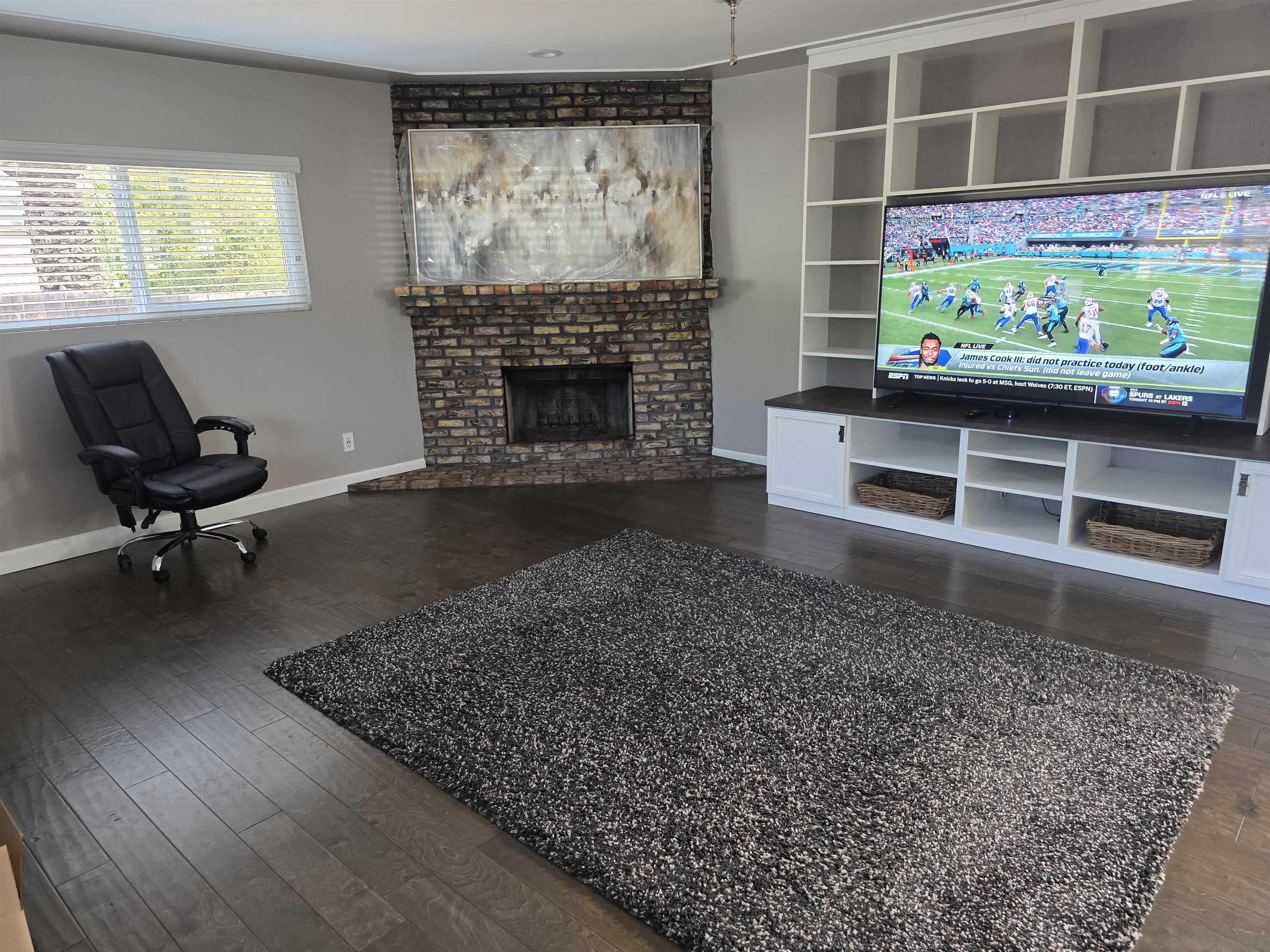 Front Image Thumbnail for SD250043495