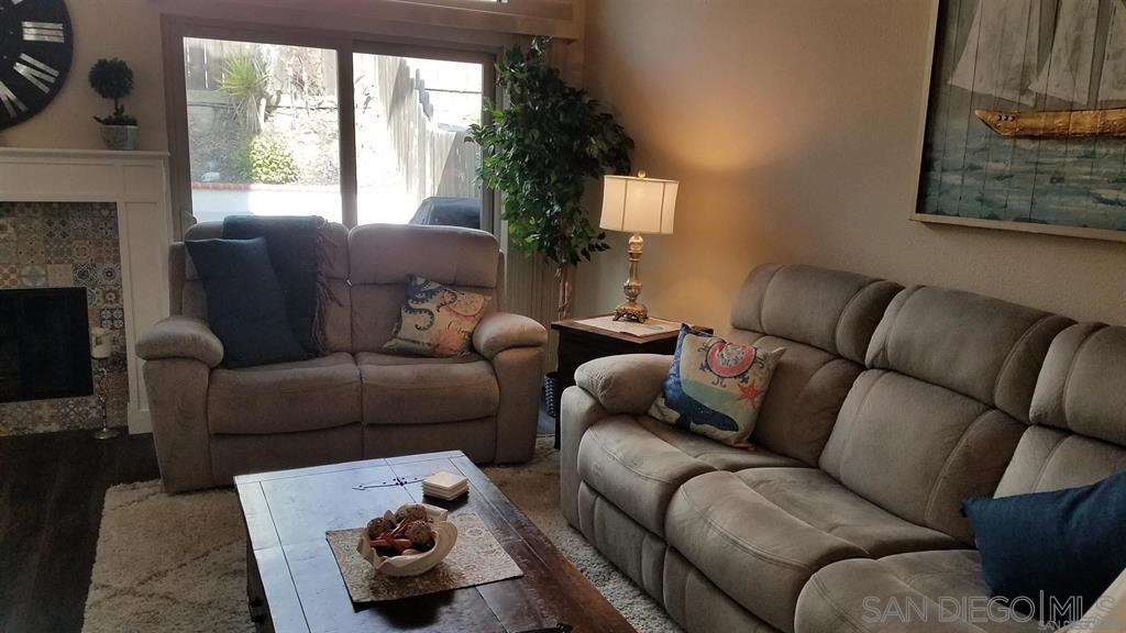 Detail Gallery Image 6 of 19 For 12307  Caminito Mira Del Mar, San Diego,  CA 92130 - 2 Beds | 2/1 Baths