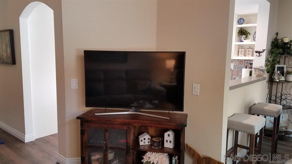 Detail Gallery Image 7 of 19 For 12307  Caminito Mira Del Mar, San Diego,  CA 92130 - 2 Beds | 2/1 Baths