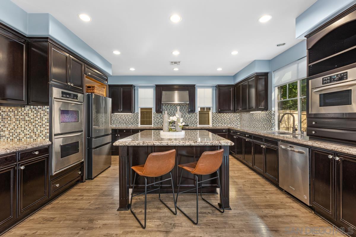 Detail Gallery Image 16 of 45 For 15639  via Montecristo, San Diego,  CA 92127 - 4 Beds | 3/1 Baths