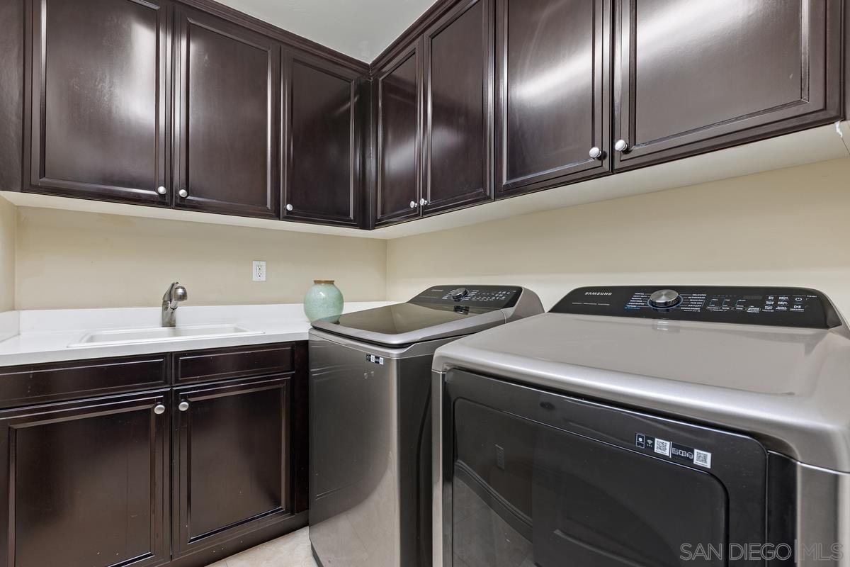 Detail Gallery Image 19 of 45 For 15639  via Montecristo, San Diego,  CA 92127 - 4 Beds | 3/1 Baths