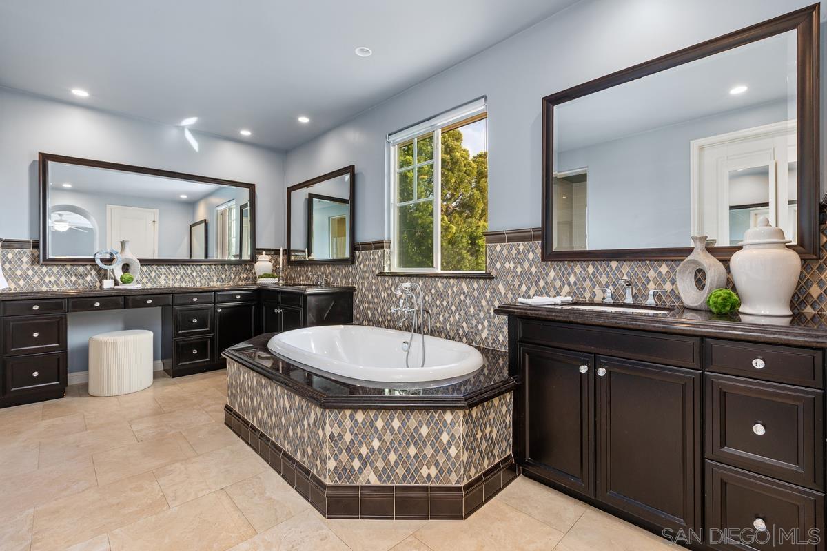 Detail Gallery Image 24 of 45 For 15639  via Montecristo, San Diego,  CA 92127 - 4 Beds | 3/1 Baths