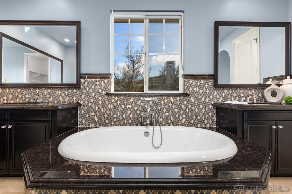 Detail Gallery Image 25 of 45 For 15639  via Montecristo, San Diego,  CA 92127 - 4 Beds | 3/1 Baths