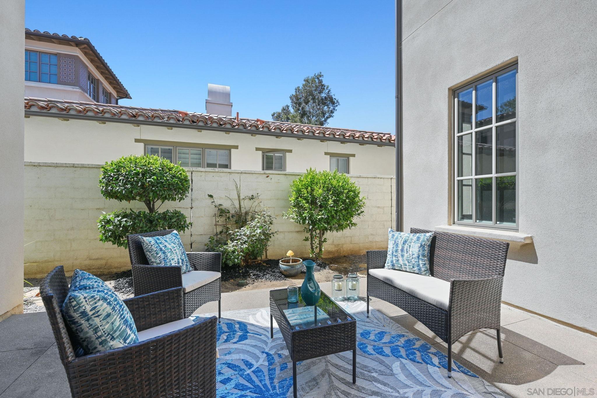 Detail Gallery Image 11 of 75 For 17216  Turf Club Dr, San Diego,  CA 92127 - 4 Beds | 4/1 Baths