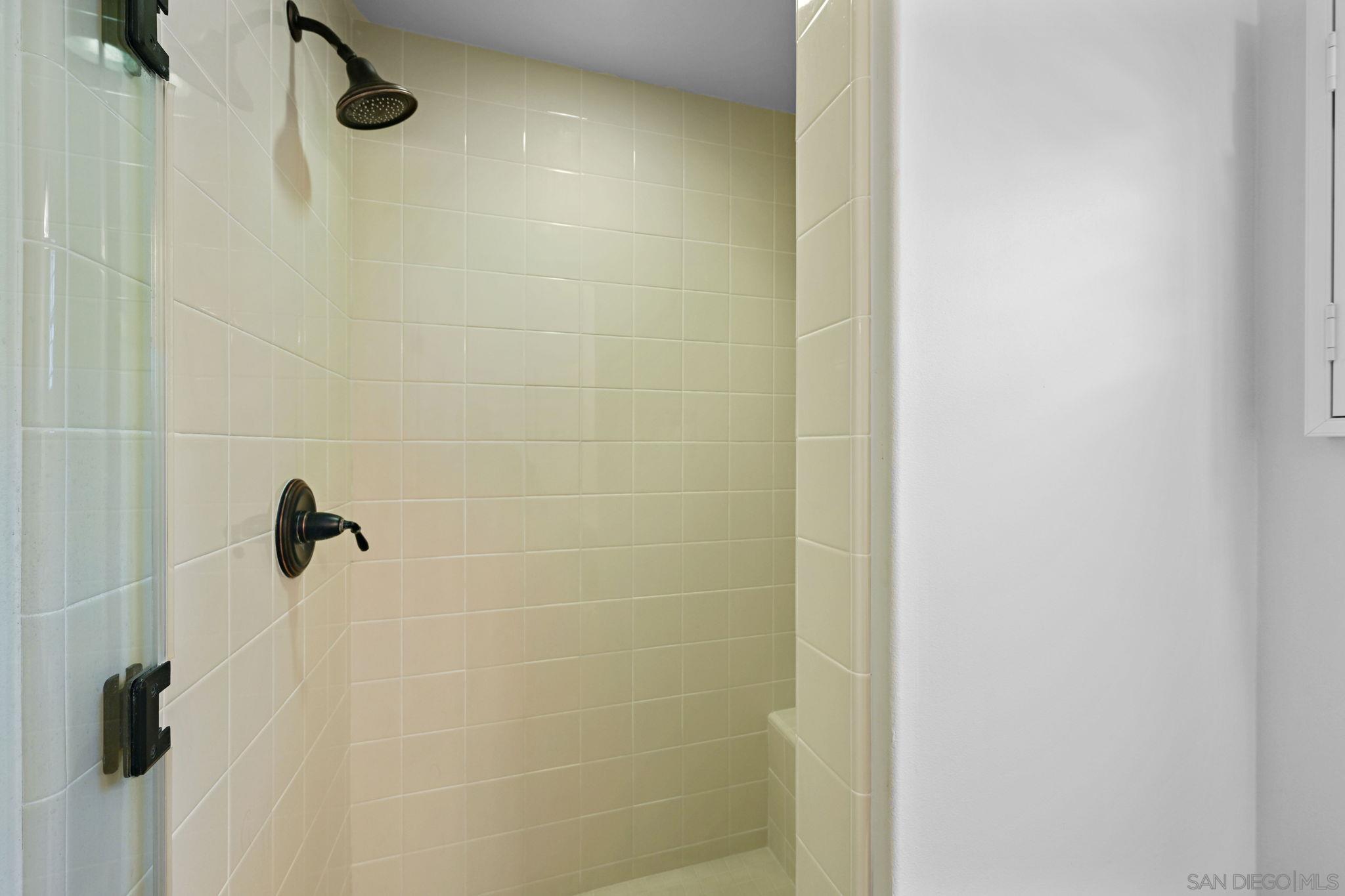 Detail Gallery Image 52 of 75 For 17216  Turf Club Dr, San Diego,  CA 92127 - 4 Beds | 4/1 Baths