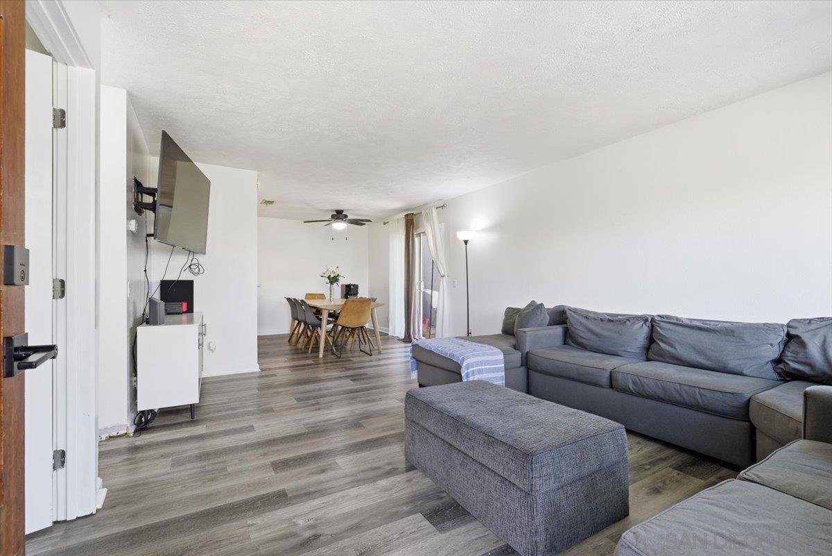 Detail Gallery Image 3 of 23 For 8825  Tamberly Way  a,  Santee,  CA 92071 - 3 Beds | 2 Baths