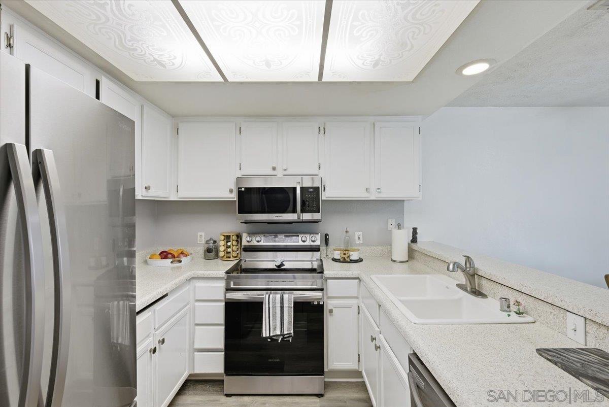 Detail Gallery Image 9 of 23 For 8825  Tamberly Way  a,  Santee,  CA 92071 - 3 Beds | 2 Baths