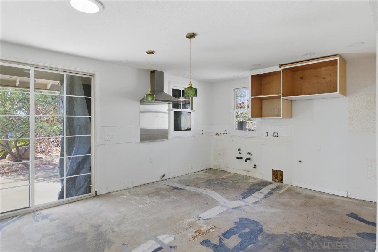 Detail Gallery Image 13 of 42 For 3880  Adams Street, Carlsbad,  CA 92008 - 3 Beds | 2 Baths