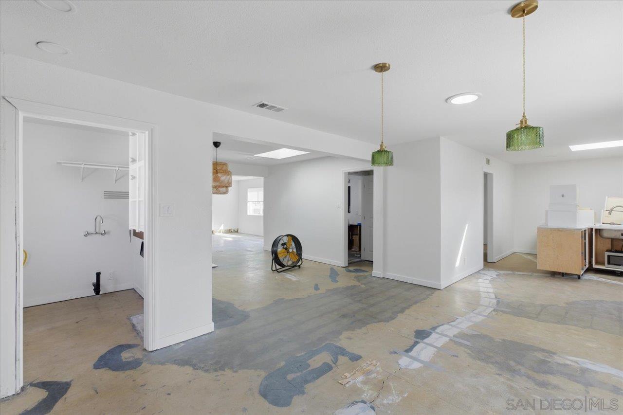 Detail Gallery Image 15 of 42 For 3880  Adams Street, Carlsbad,  CA 92008 - 3 Beds | 2 Baths