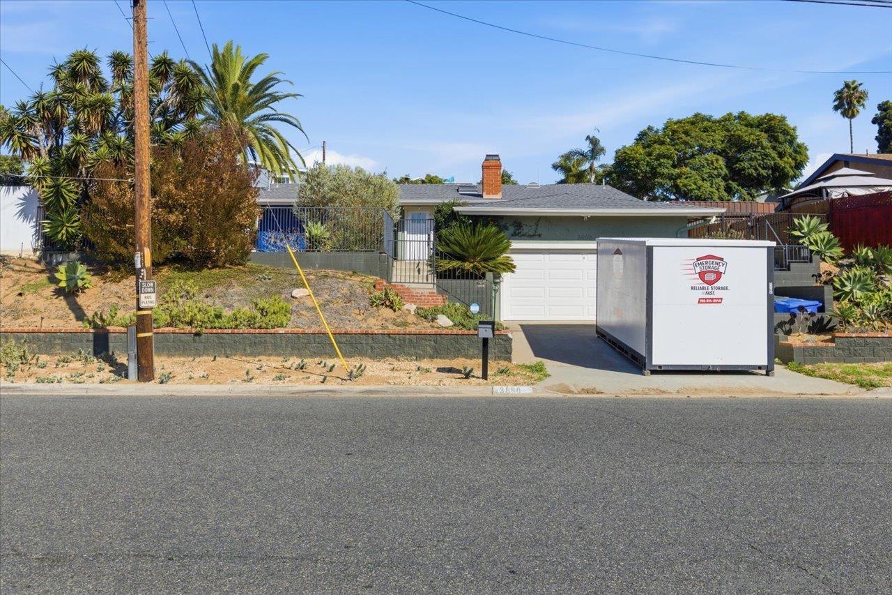 Detail Gallery Image 4 of 42 For 3880  Adams Street, Carlsbad,  CA 92008 - 3 Beds | 2 Baths