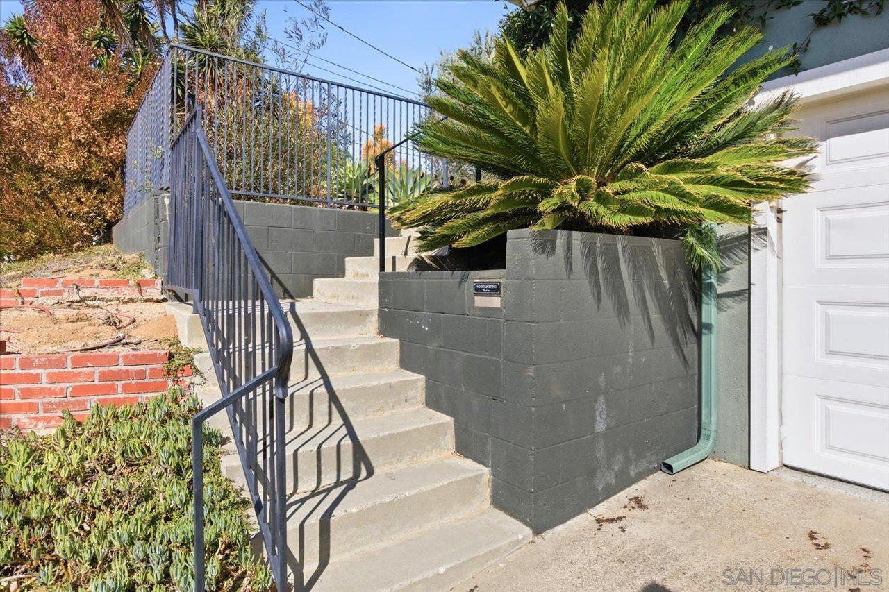 Detail Gallery Image 5 of 42 For 3880  Adams Street, Carlsbad,  CA 92008 - 3 Beds | 2 Baths