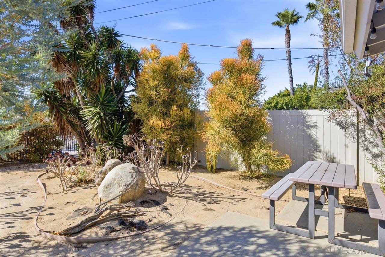 Detail Gallery Image 7 of 42 For 3880  Adams Street, Carlsbad,  CA 92008 - 3 Beds | 2 Baths