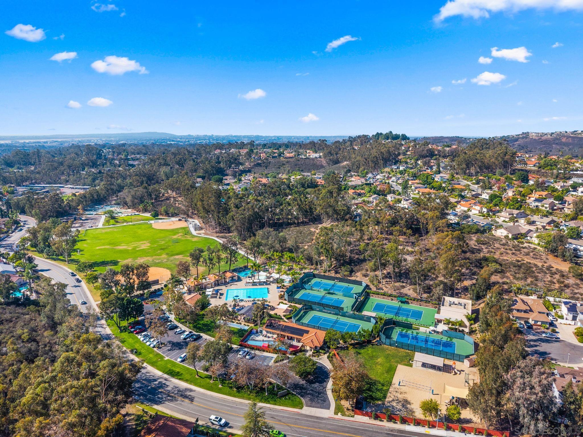 Detail Gallery Image 5 of 45 For 10315  Moselle St, San Diego,  CA 92131 - 4 Beds | 2/1 Baths