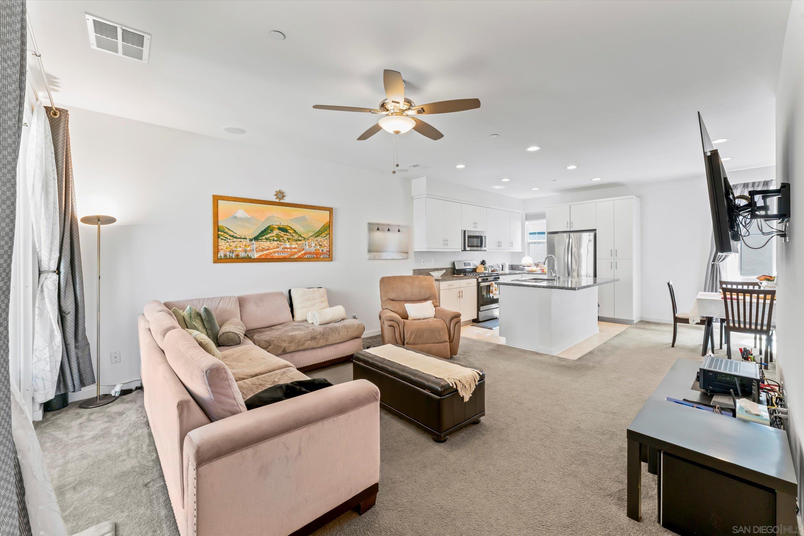 Detail Gallery Image 12 of 45 For 2275  Element Way  #4,  Chula Vista,  CA 91915 - 3 Beds | 2/1 Baths