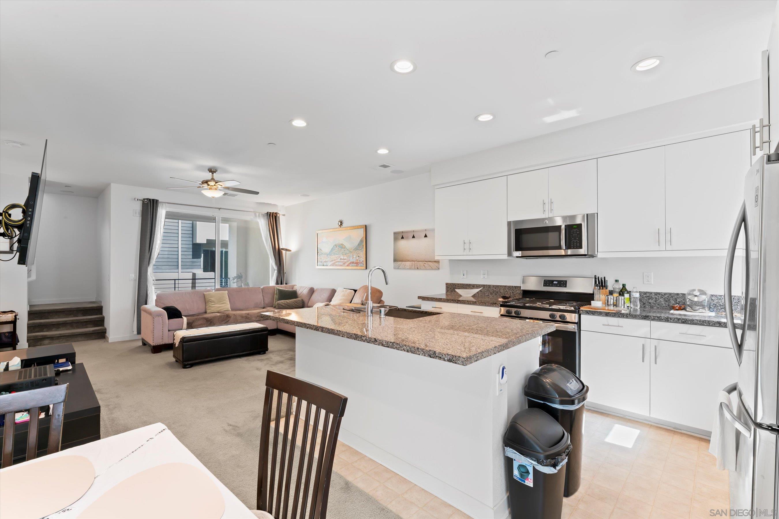 Detail Gallery Image 14 of 45 For 2275  Element Way  #4,  Chula Vista,  CA 91915 - 3 Beds | 2/1 Baths