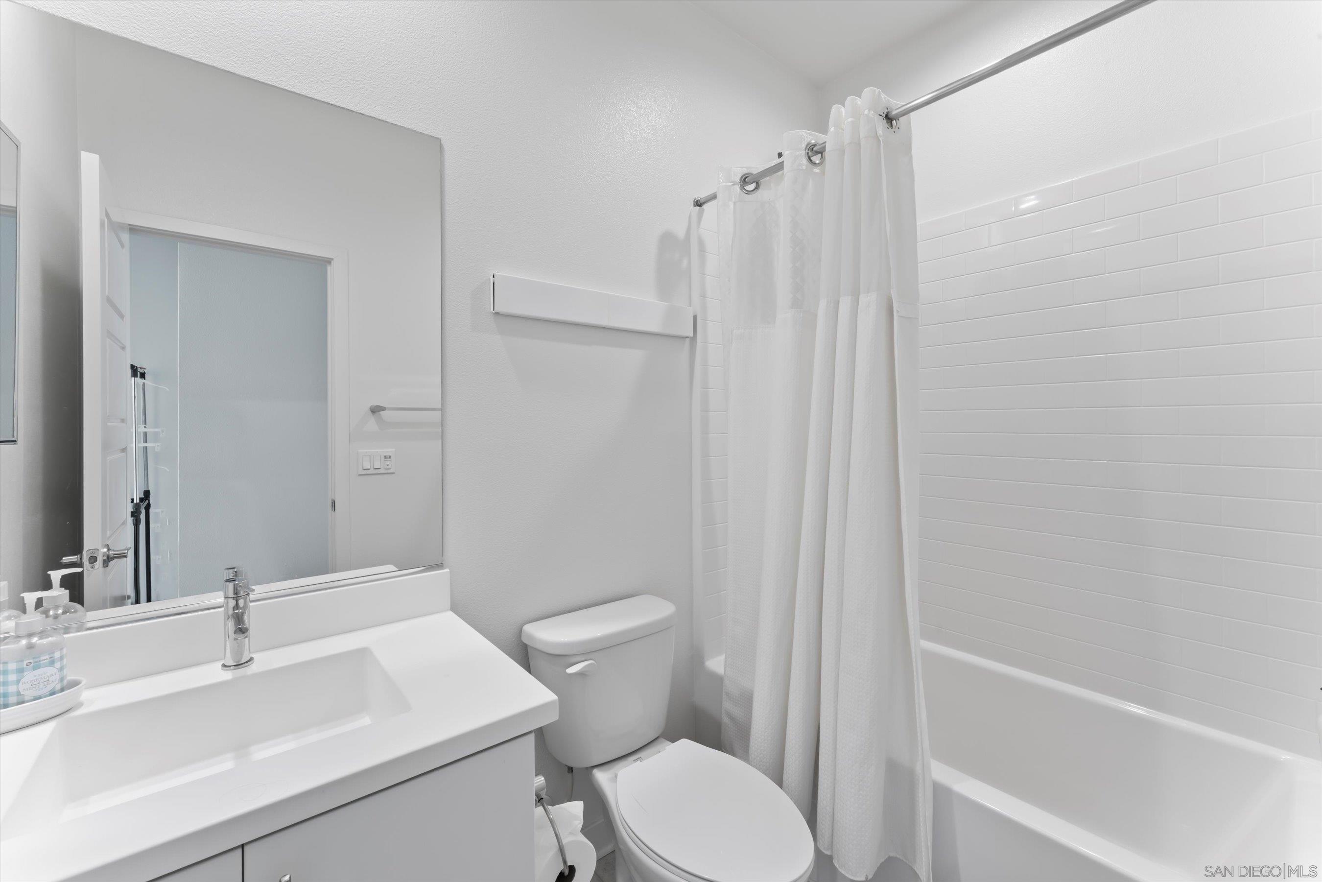 Detail Gallery Image 29 of 39 For 2275  Element Way  #4,  Chula Vista,  CA 91915 - 3 Beds | 2/1 Baths