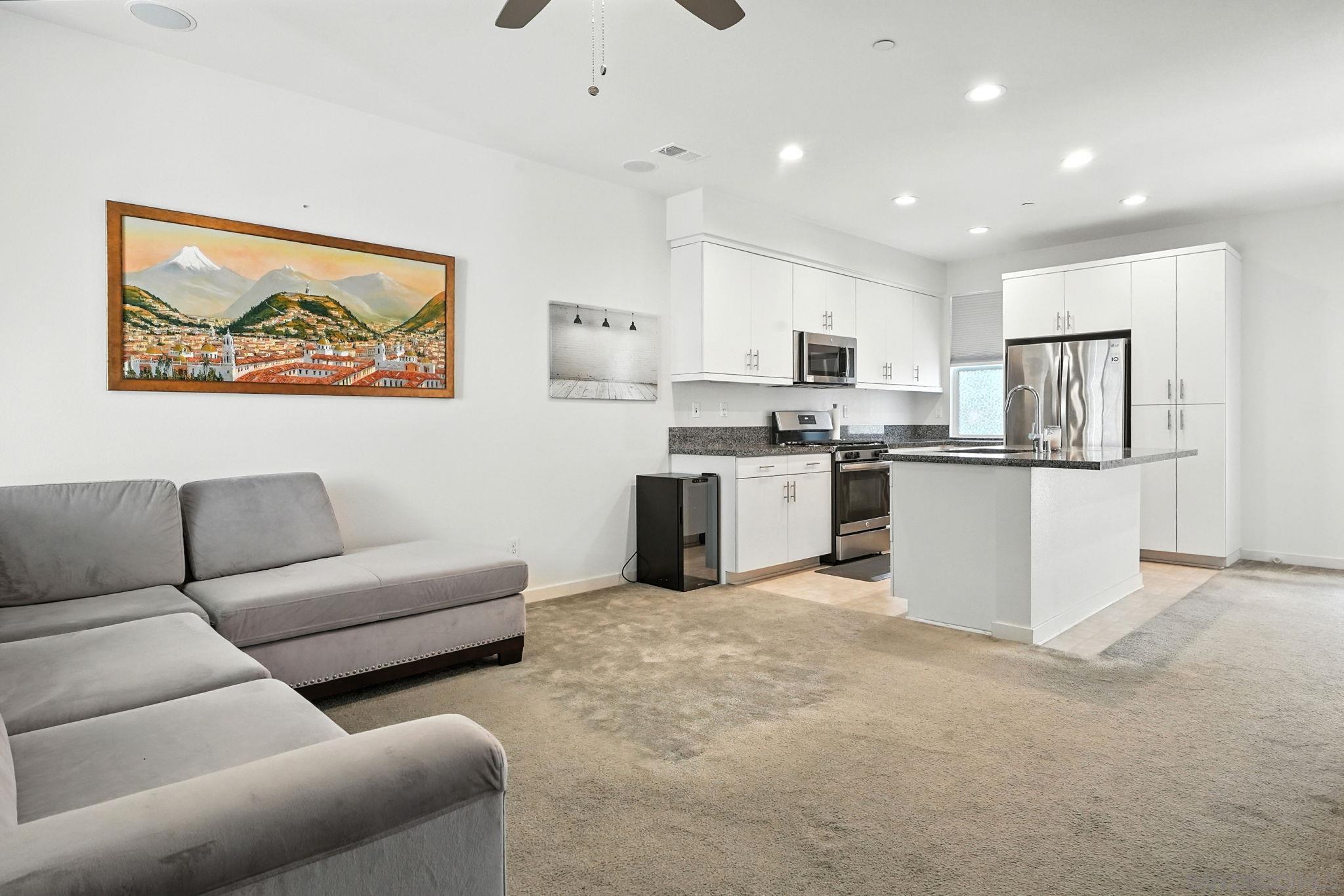 Detail Gallery Image 4 of 45 For 2275  Element Way  #4,  Chula Vista,  CA 91915 - 3 Beds | 2/1 Baths