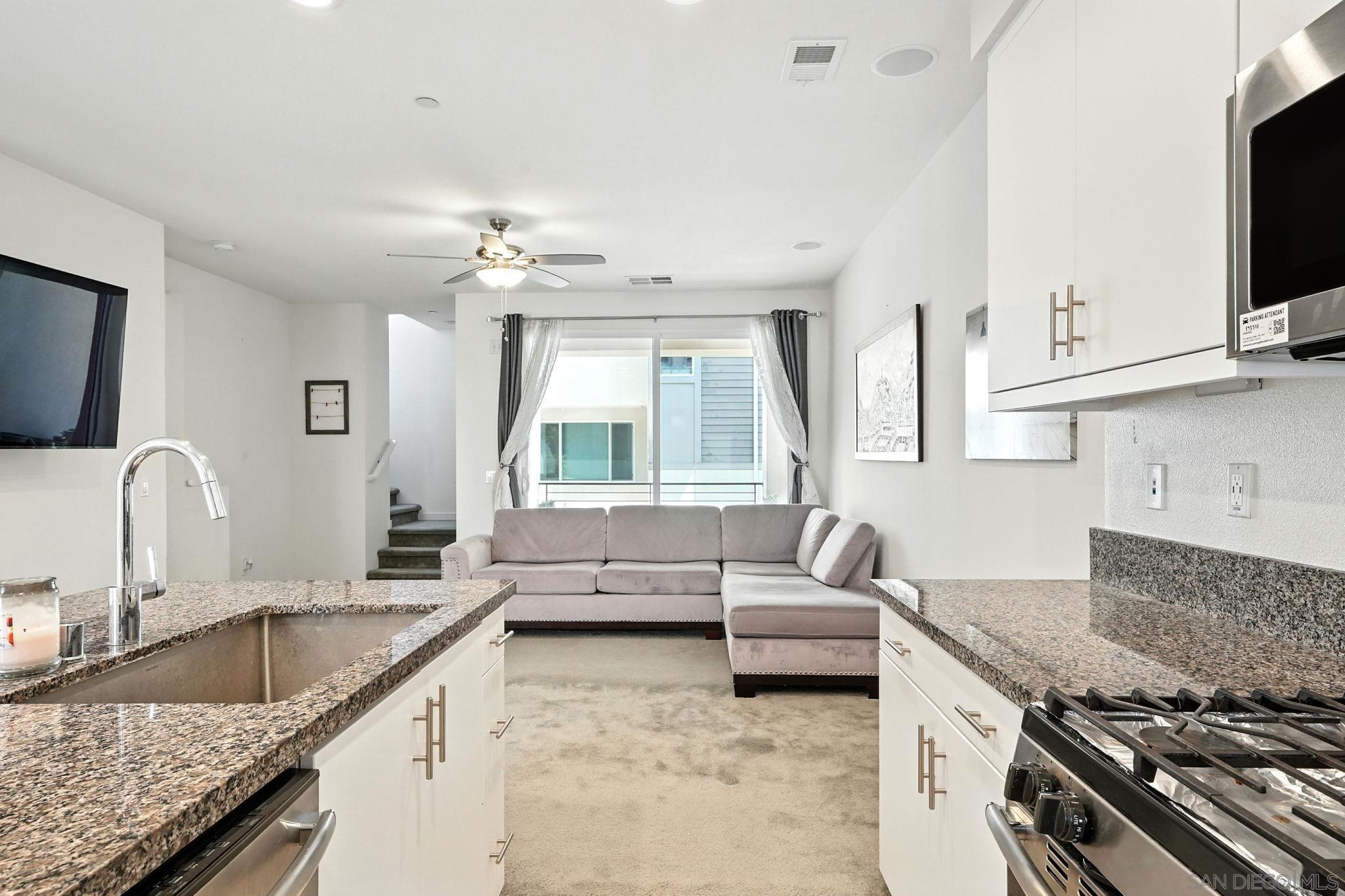 Detail Gallery Image 5 of 45 For 2275  Element Way  #4,  Chula Vista,  CA 91915 - 3 Beds | 2/1 Baths